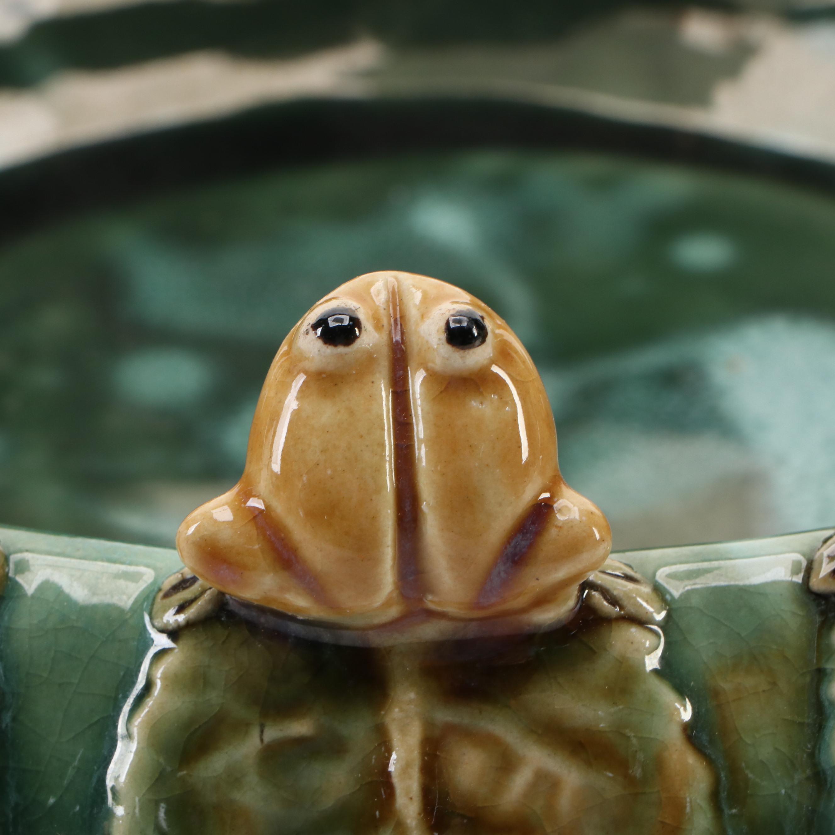 Chinese Stoneware Frog Rimmed Shallow Bowl, Mid-20th C.