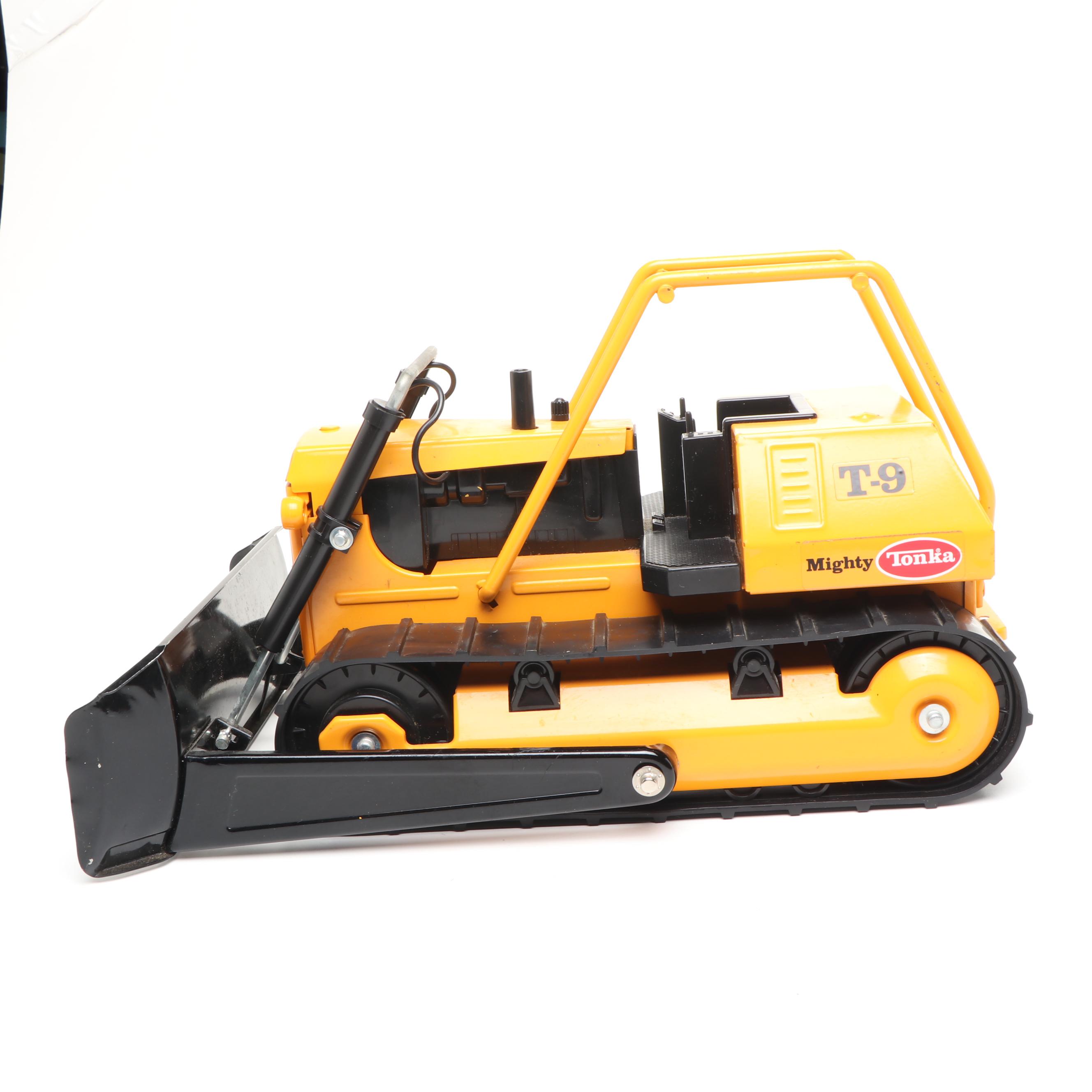 Tonka Pressed Steel Mighty Bulldozer