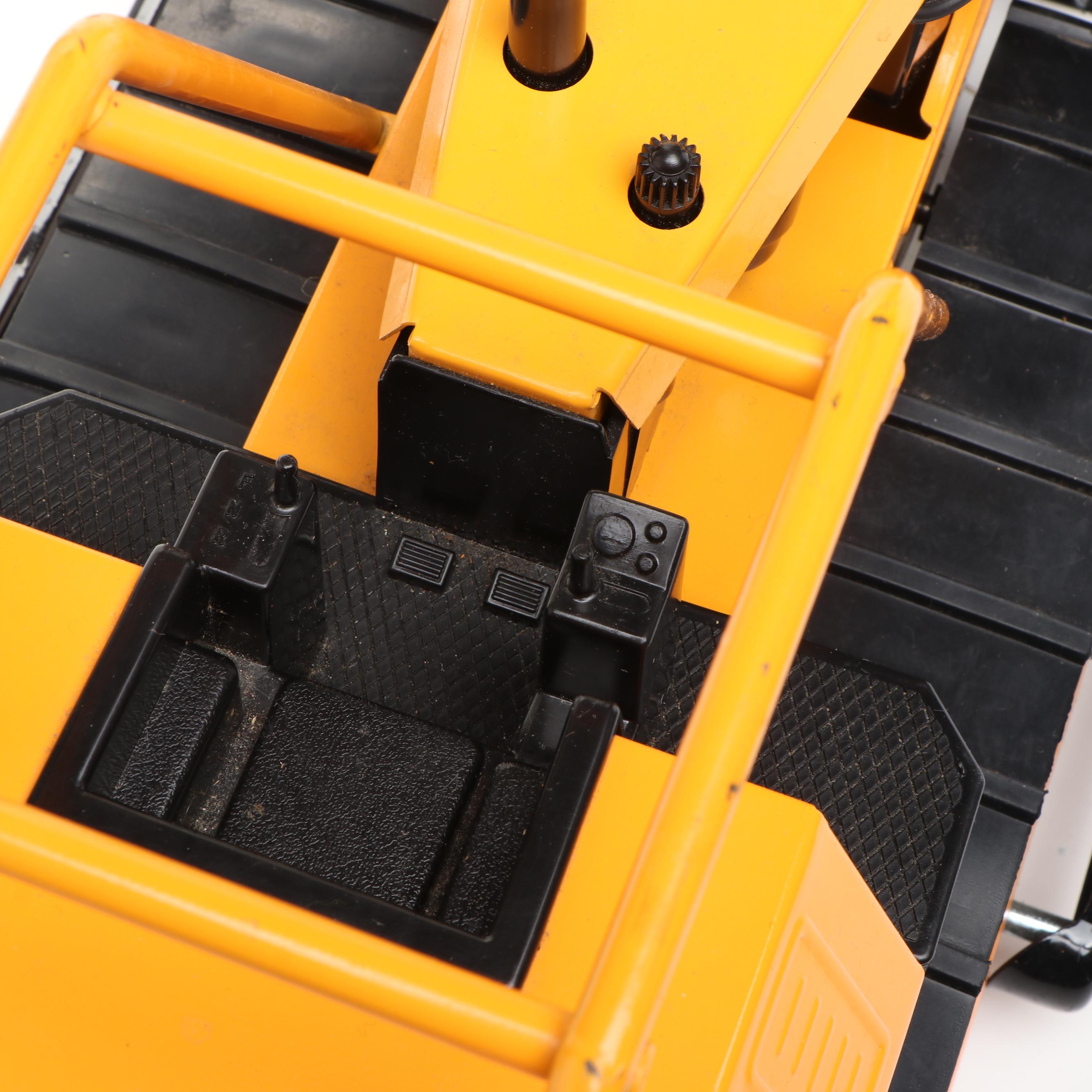 Tonka Pressed Steel Mighty Bulldozer