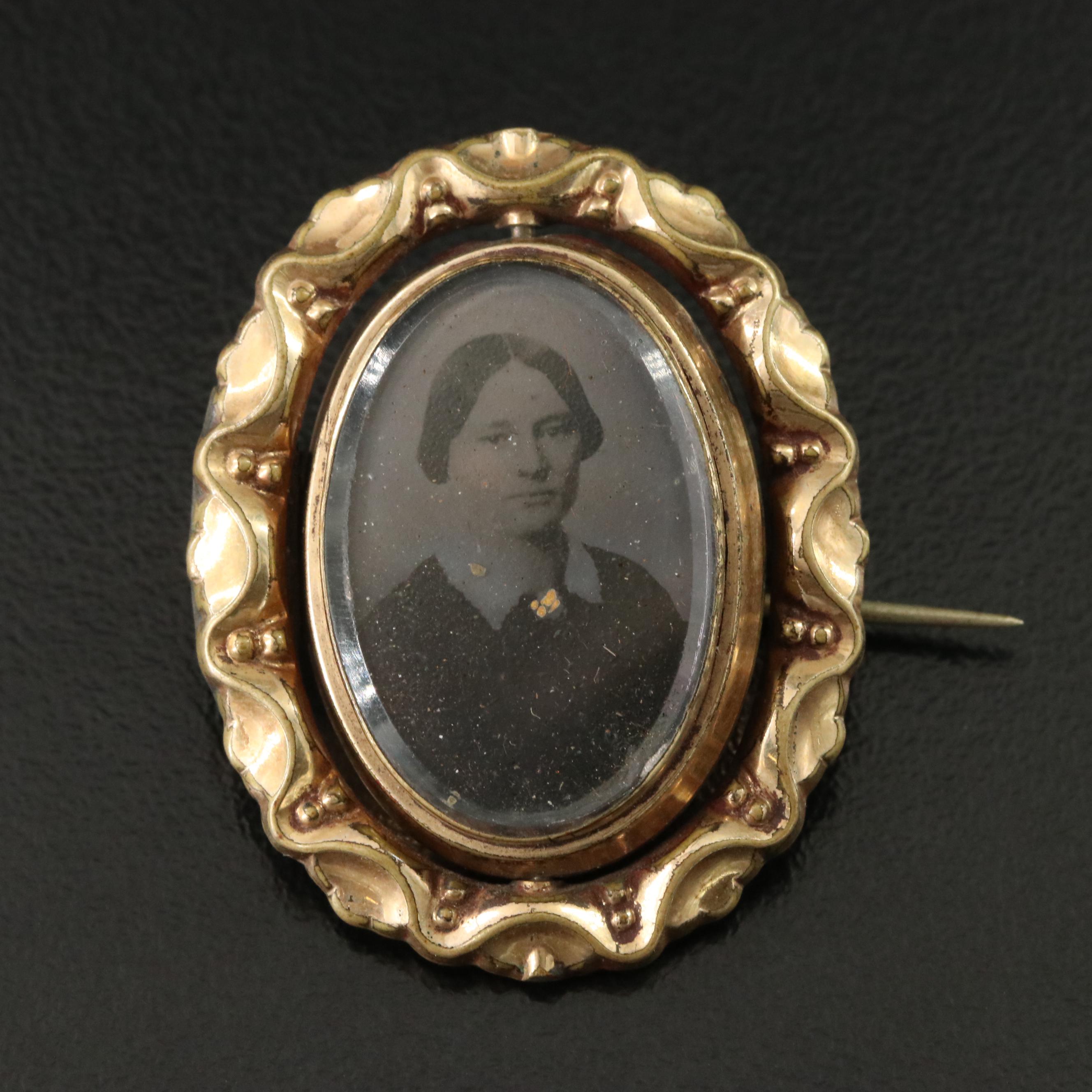 Victorian Mourning Brooch with Reversible Centerpiece