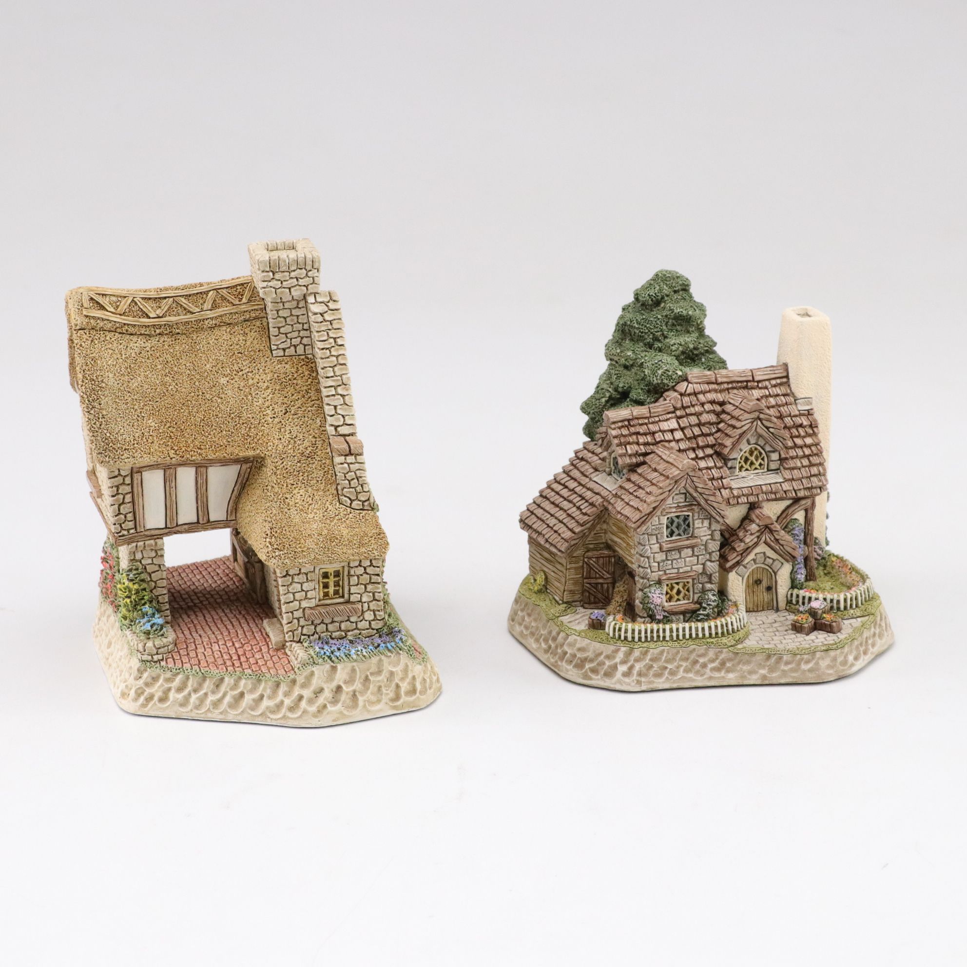 Collection of Five David Winter Cottages Including 1997 "Sextons" & "Mistletoe"