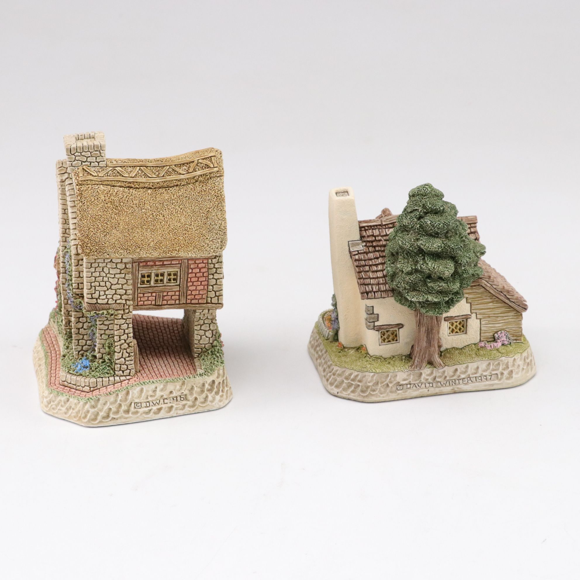 Collection of Five David Winter Cottages Including 1997 "Sextons" & "Mistletoe"