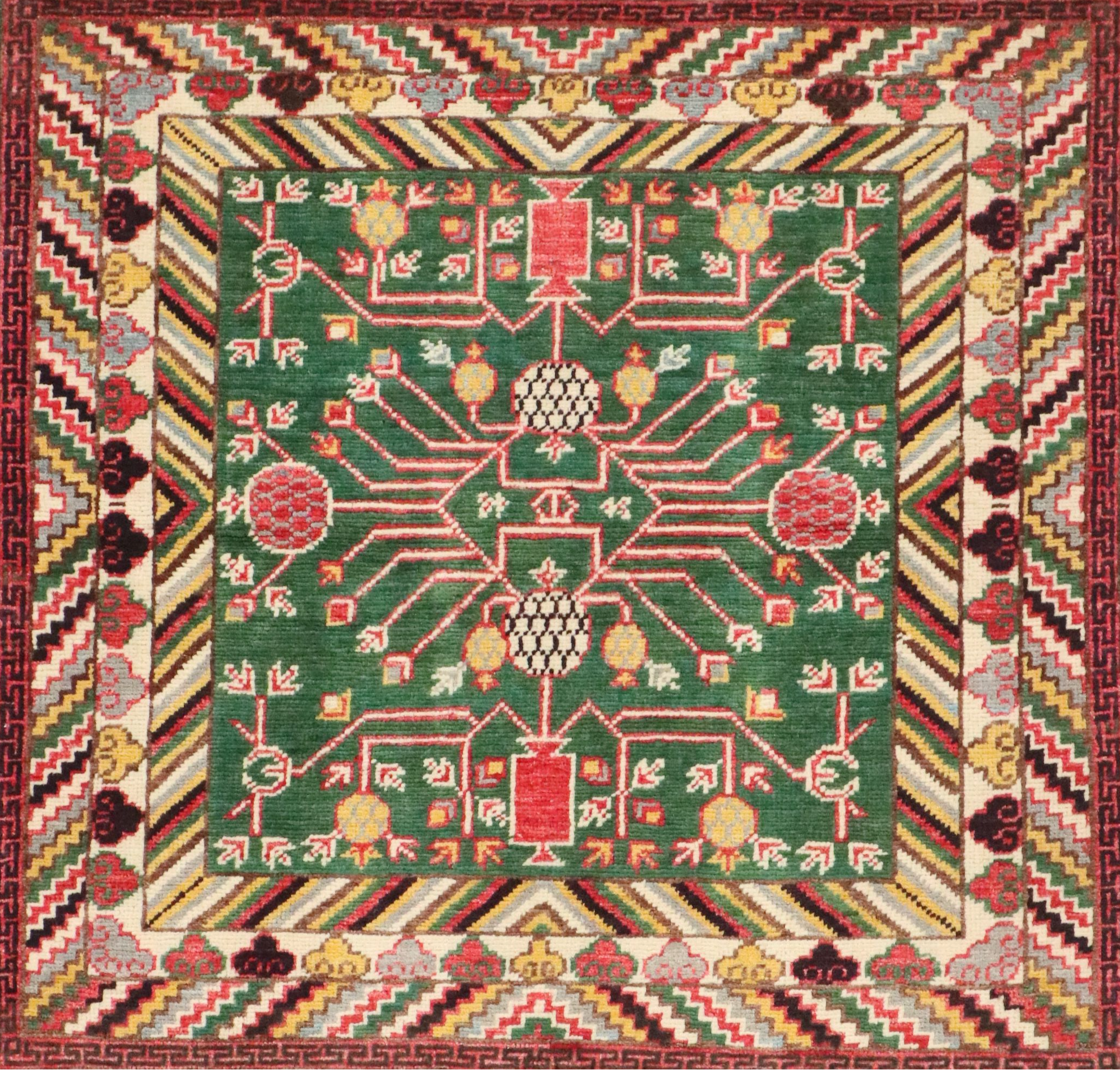 2'10 x 2'9 Hand-Knotted Caucasian Shirvan Accent Carpet