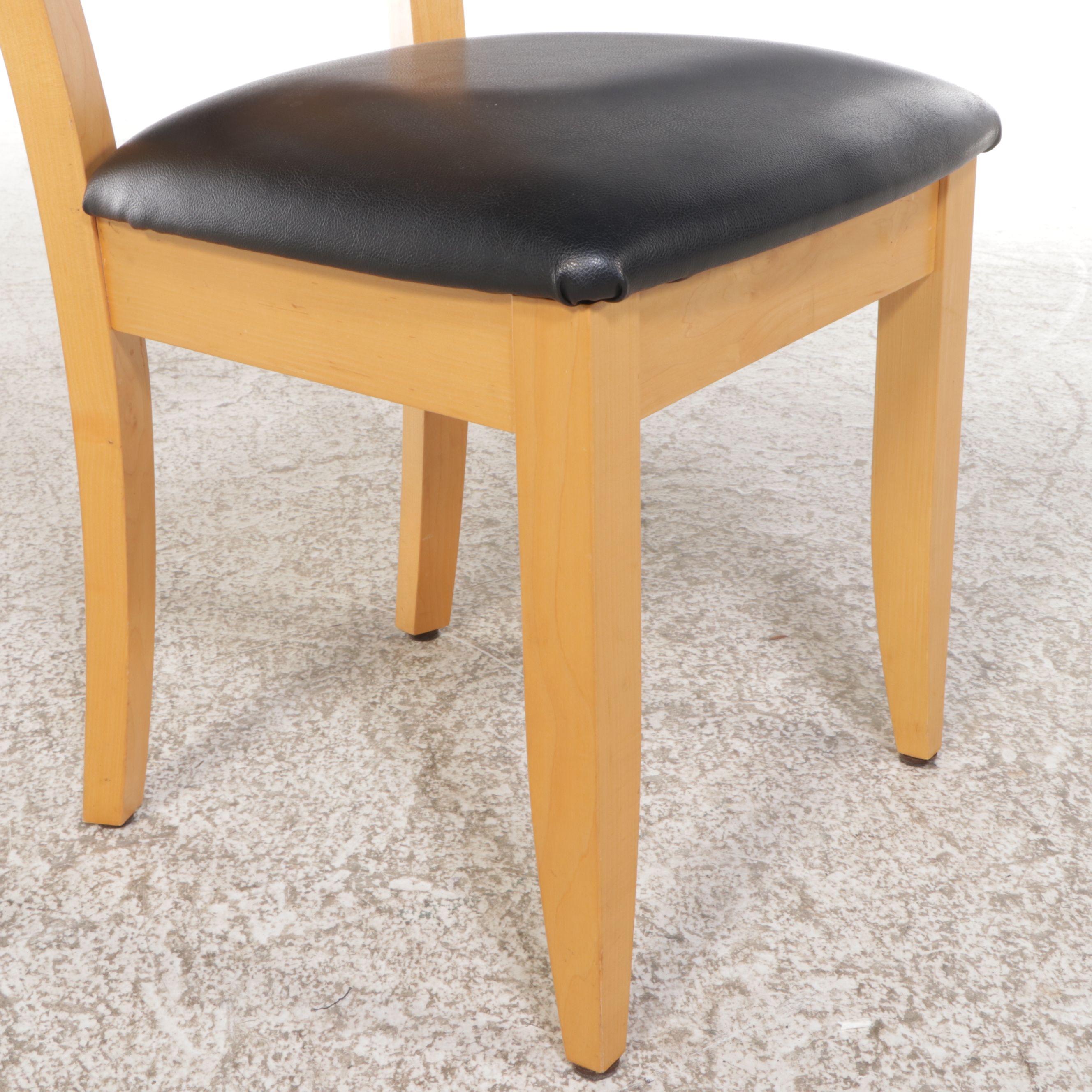 Saloom Furniture Seven Piece Dining Set