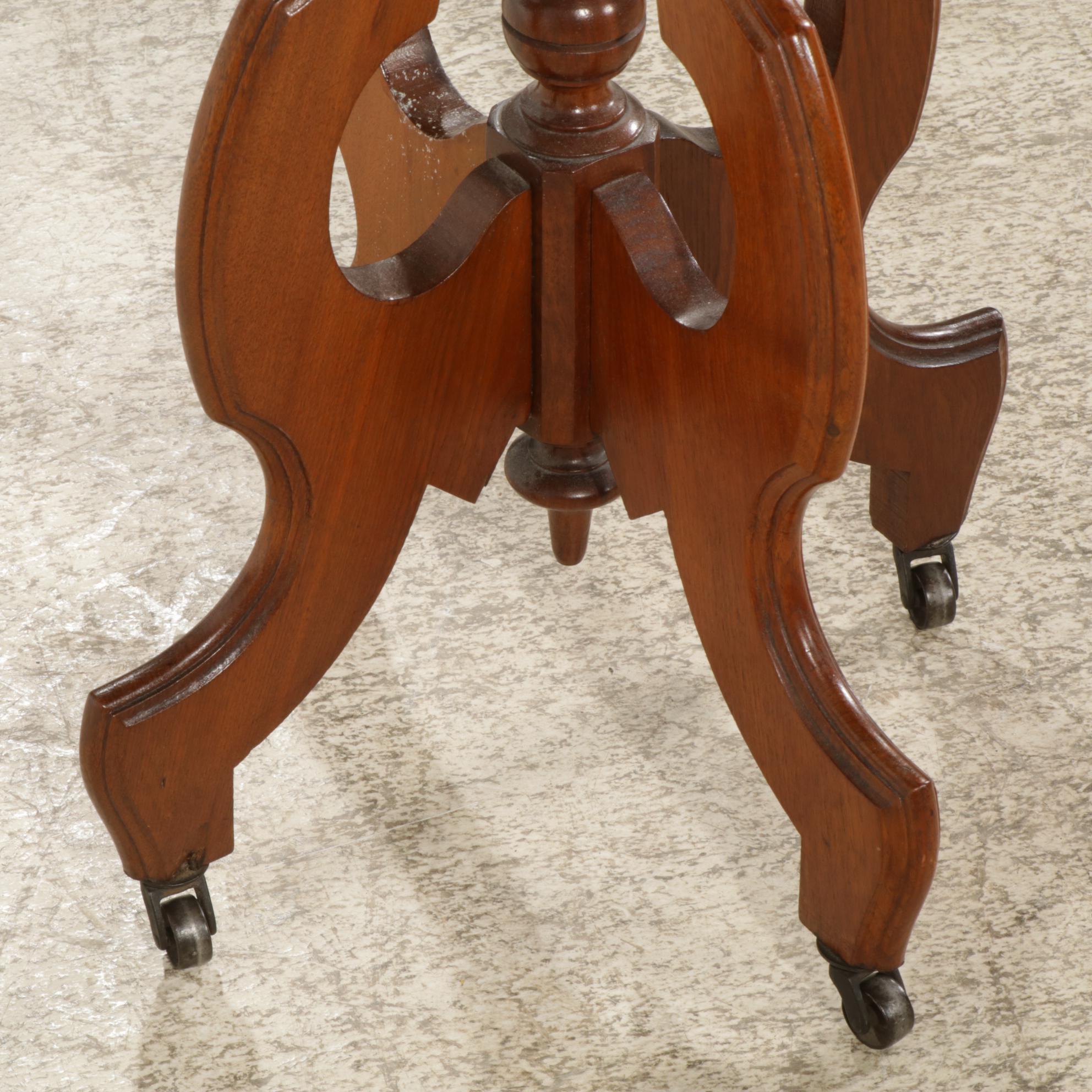 Victorian Walnut Oval Side Table, Late 19th to Early 20th Century