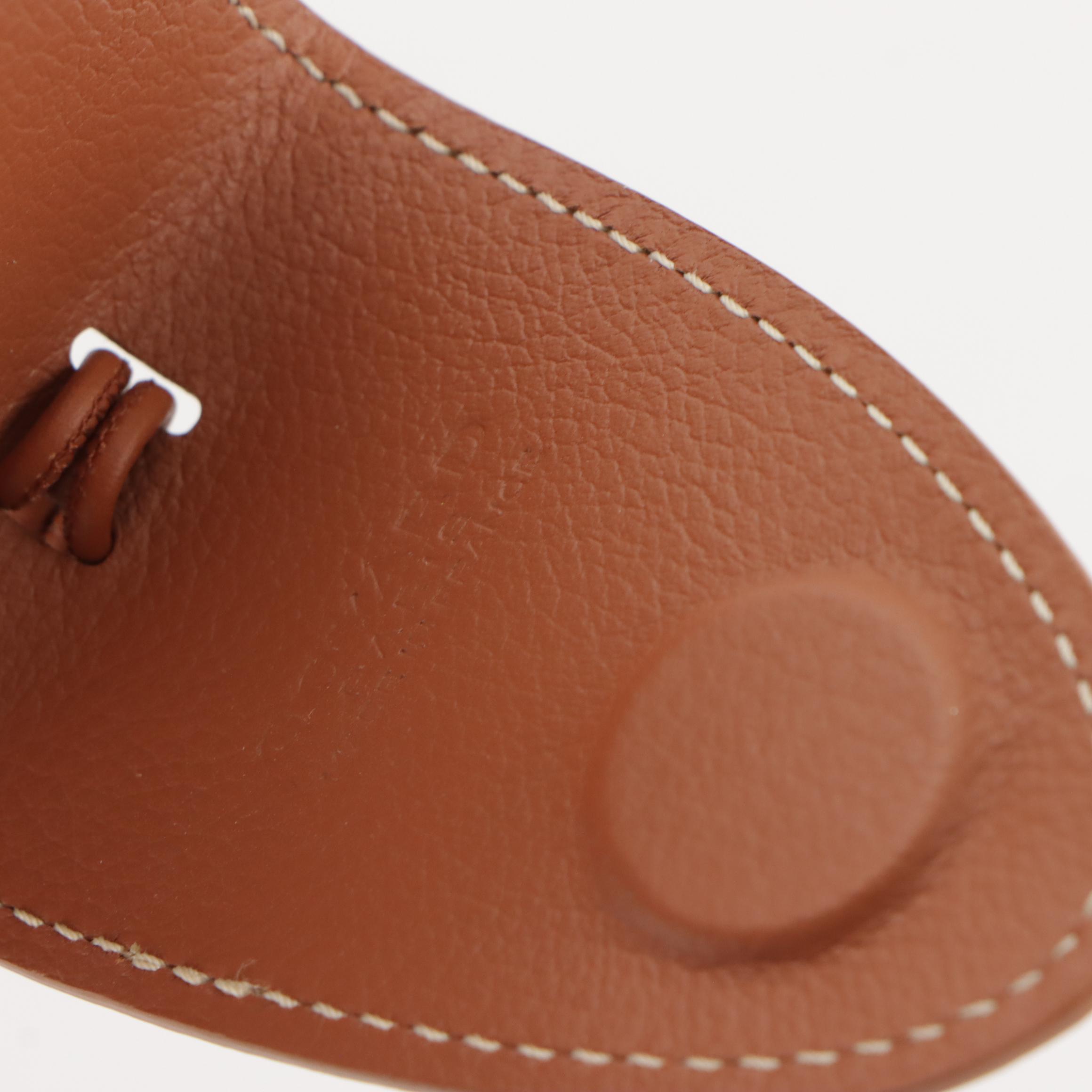 Goyard Croc Universel Magnetic Bag Clip in Tan Calfskin Leather with Gift Box