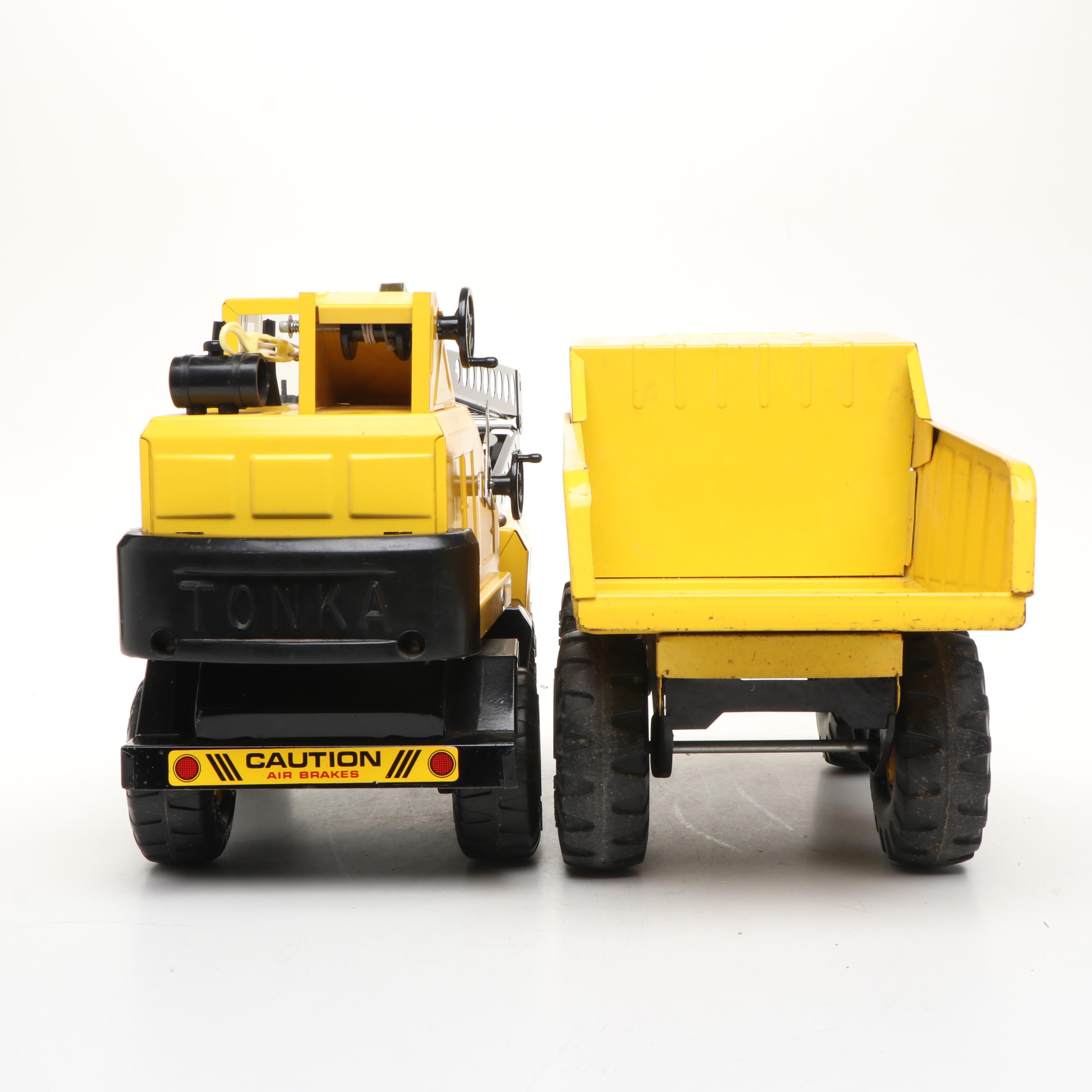 Tonka Pressed Steel Mighty Dump Truck and Crane, Mid to Late 20th Century