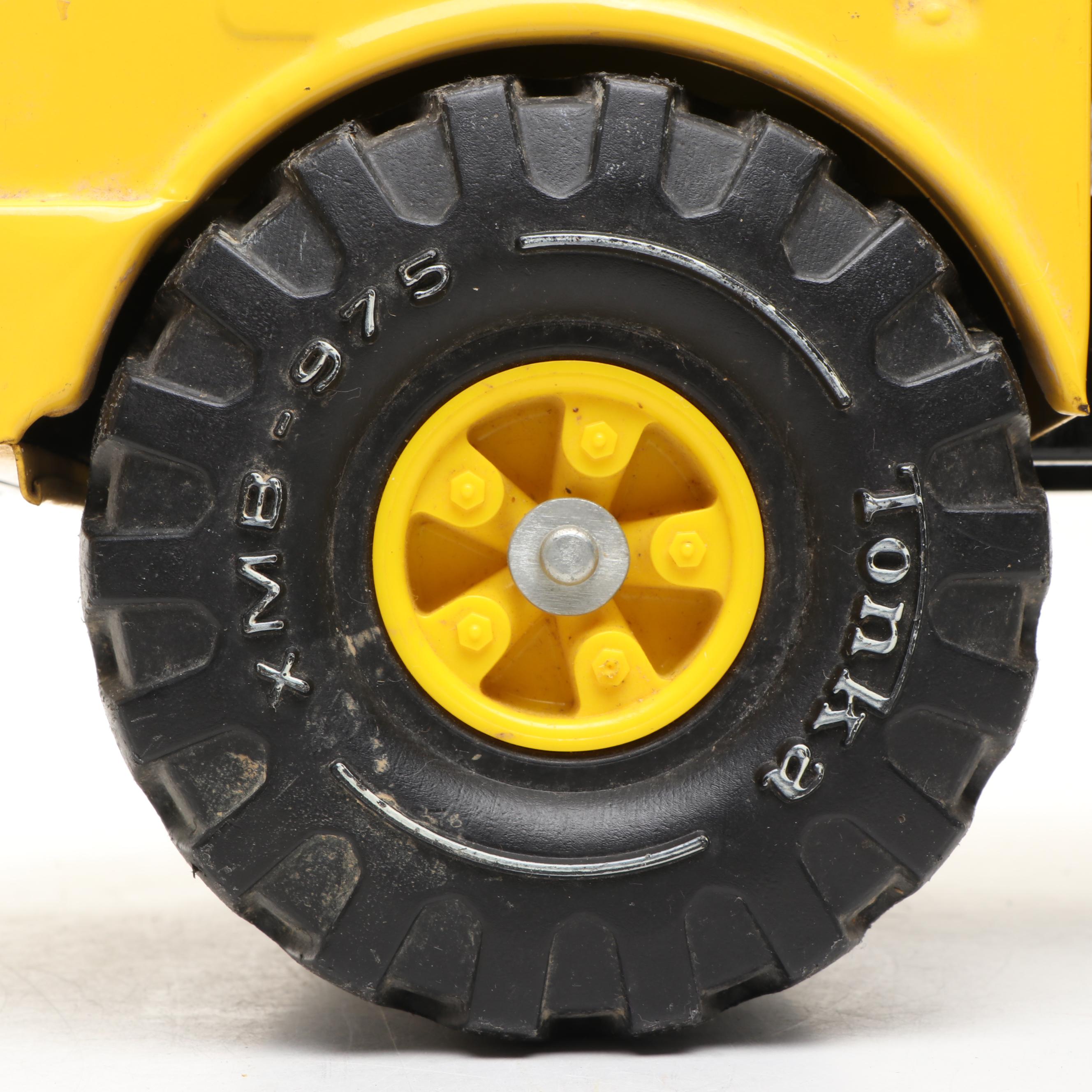 Tonka Pressed Steel Mighty Dump Truck and Crane, Mid to Late 20th Century