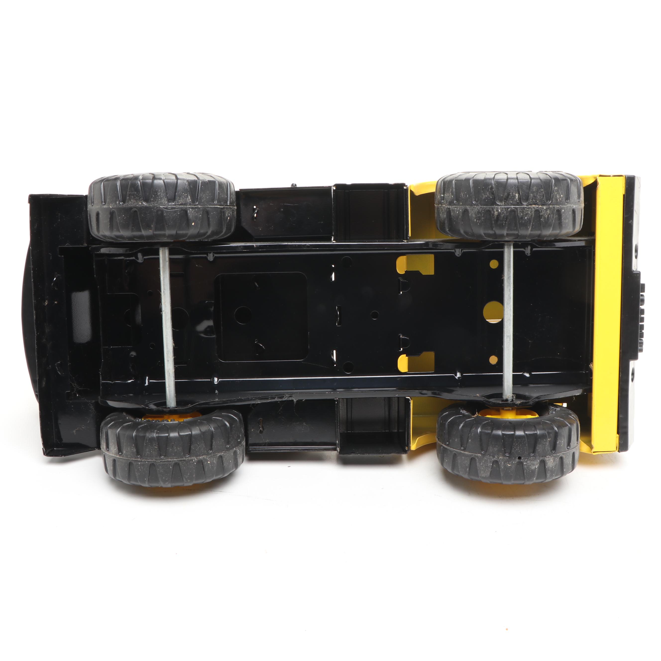 Tonka Pressed Steel Mighty Dump Truck and Crane, Mid to Late 20th Century
