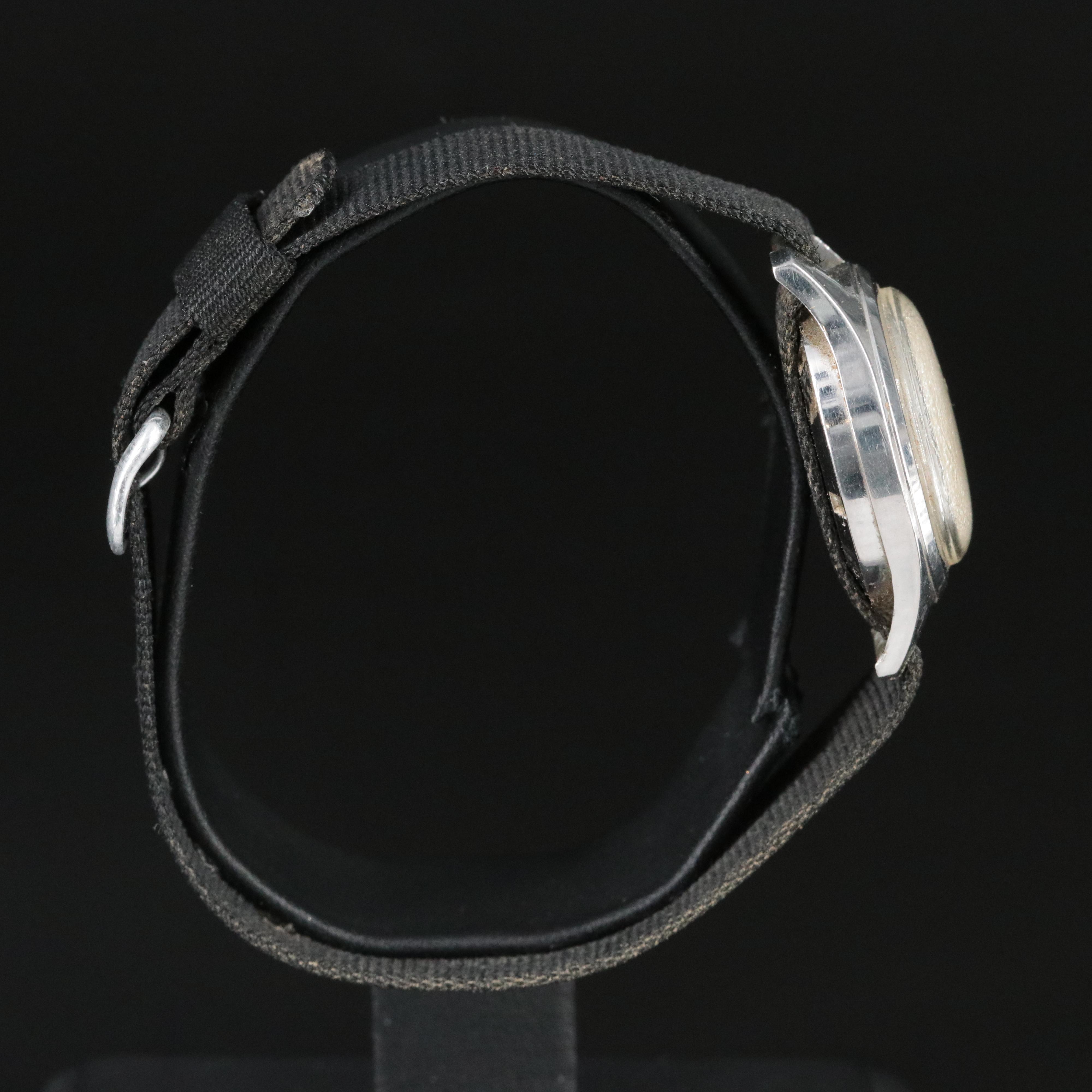 Swiss LeCourier Lacablock Antimagnetic Watch