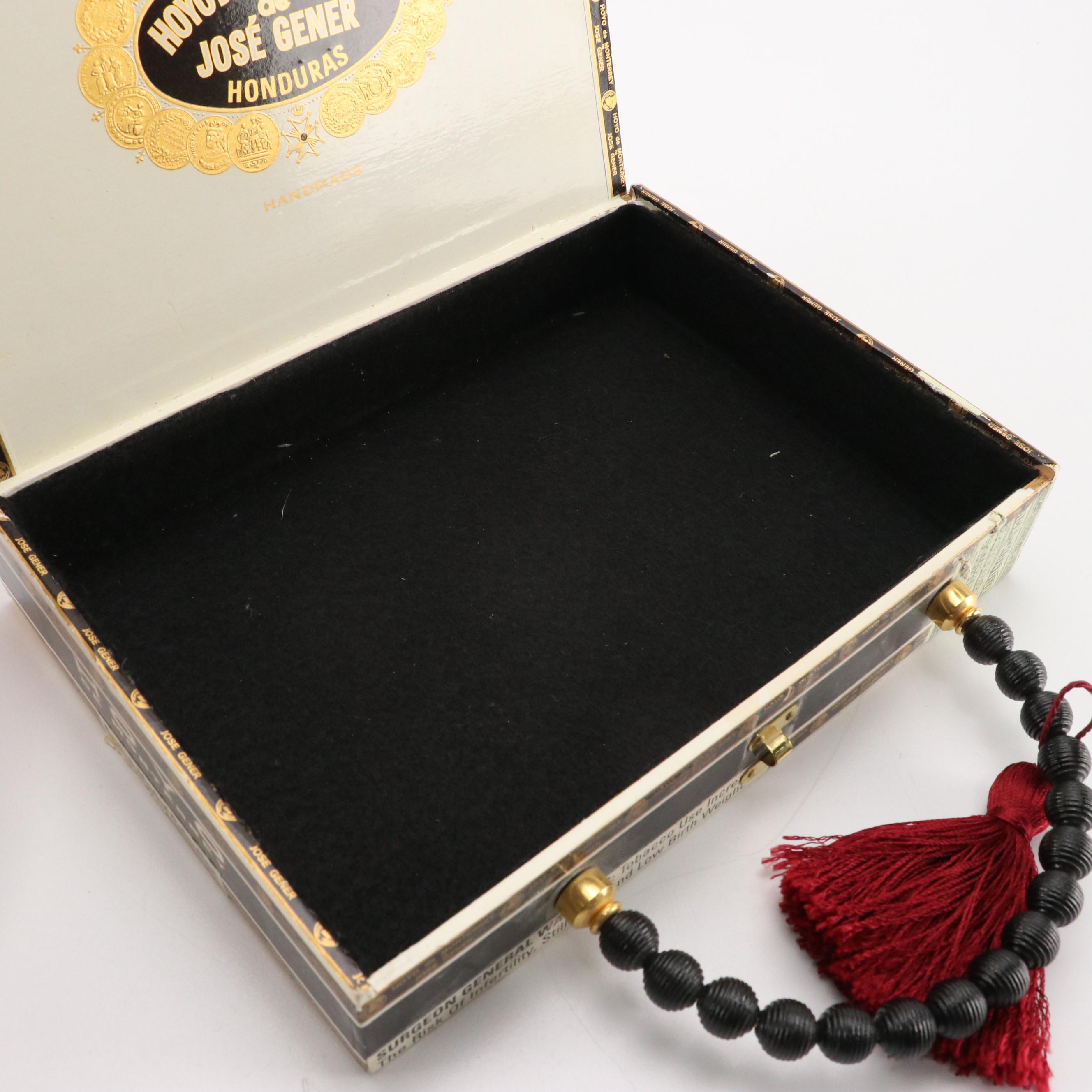 Hoyo De Monterrey de José Gener Cigar Box Purse with Bead Handle
