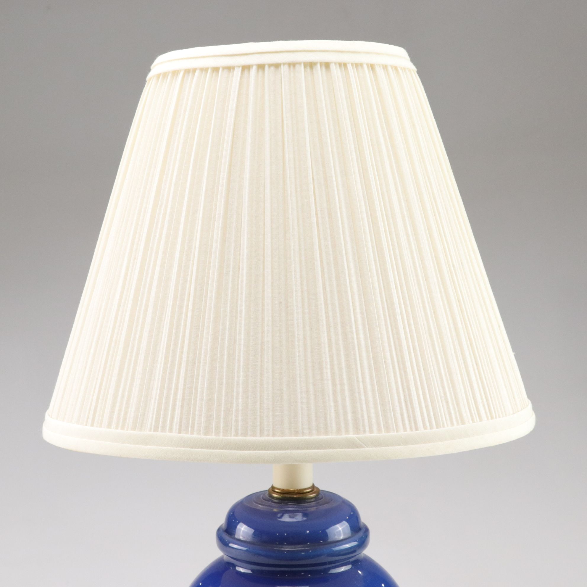 Royal Blue Temple Jar Style Table Lamp