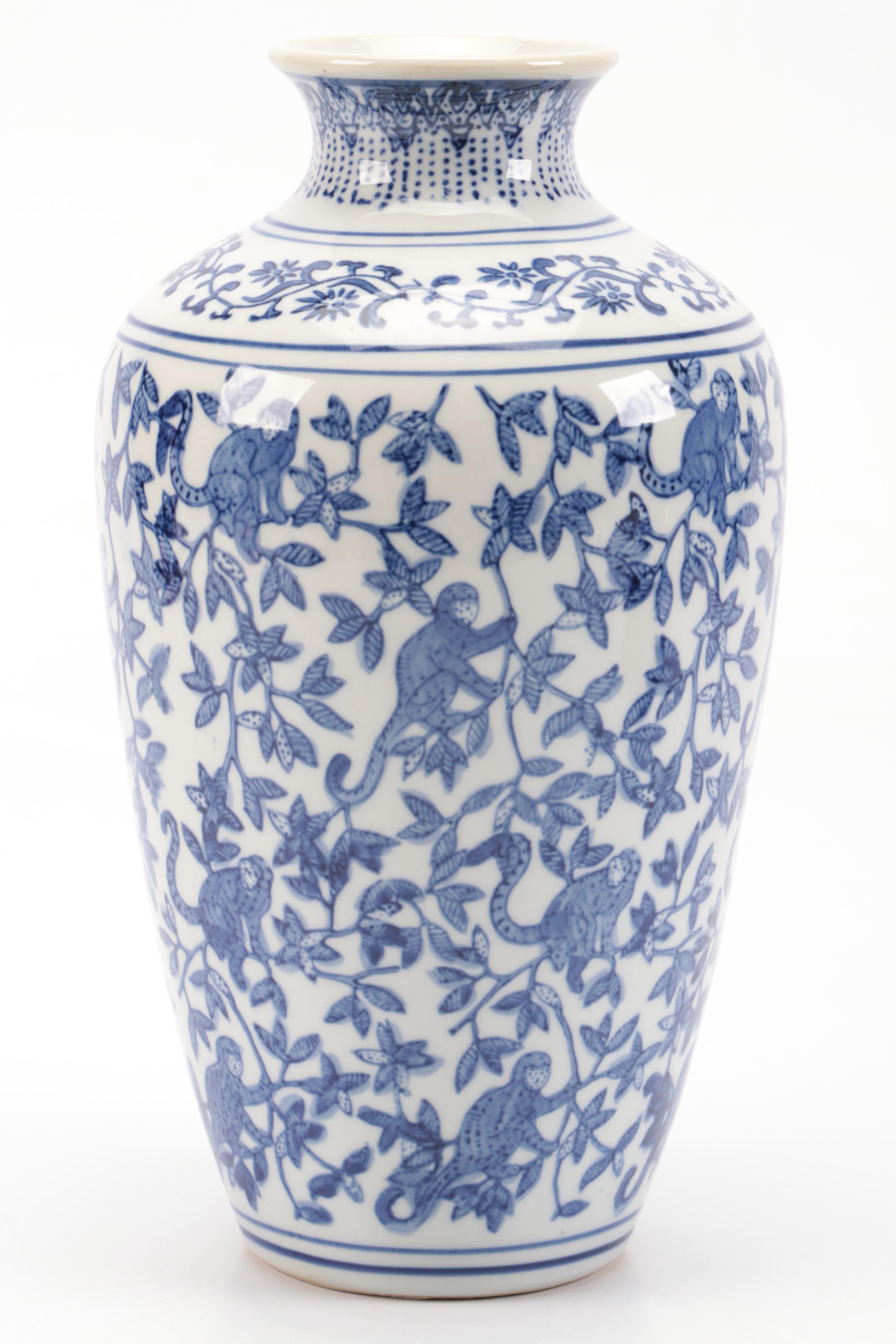 Chinese Blue and White Porcelain Double Happiness Ginger Jar and Vase