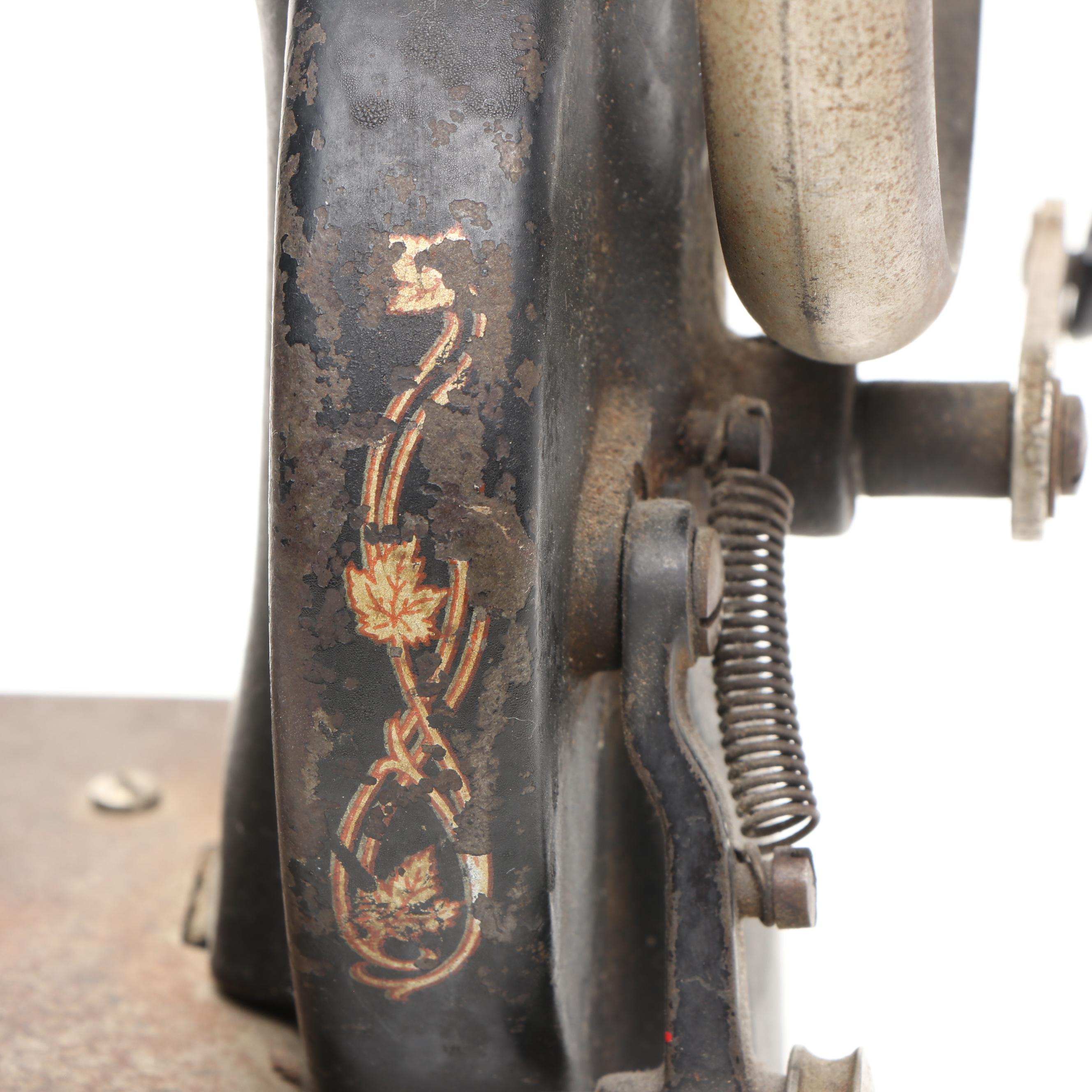 Little Worker Hand Crank Sewing Machine, Late 19th/Early 20th C.