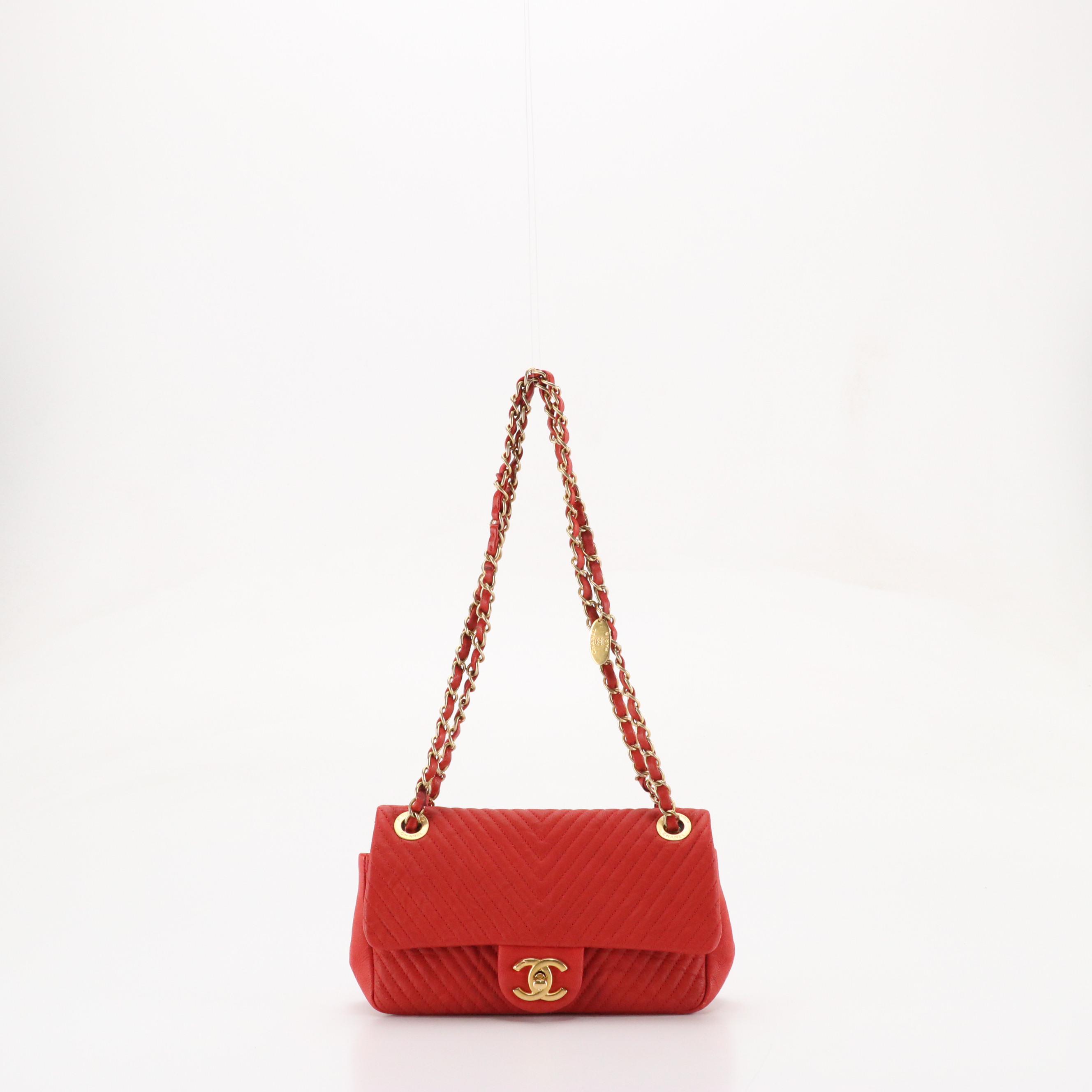 Chanel Surpique Flap Shoulder Bag in Red Wrinkled Chevron Calfskin Leather