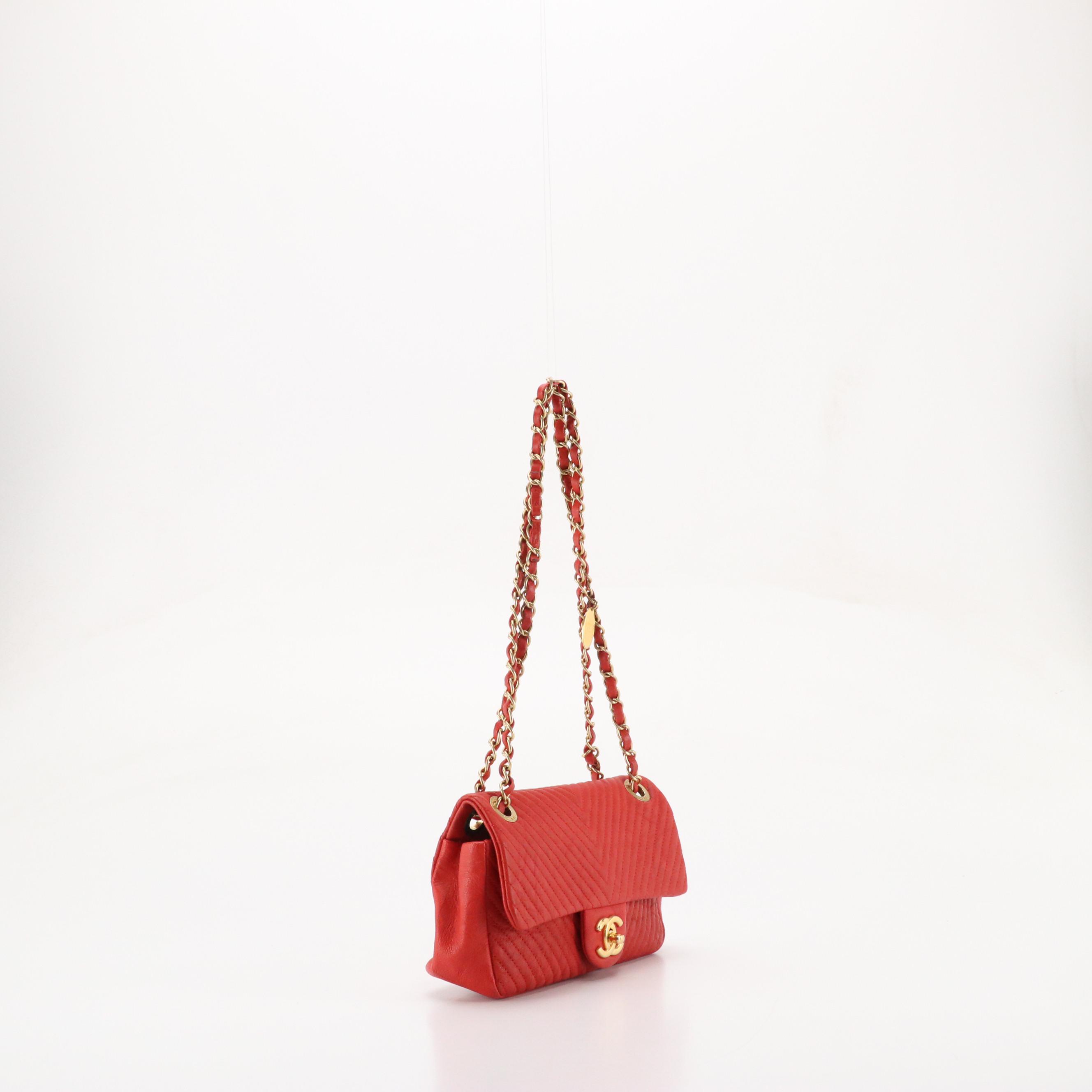 Chanel Surpique Flap Shoulder Bag in Red Wrinkled Chevron Calfskin Leather