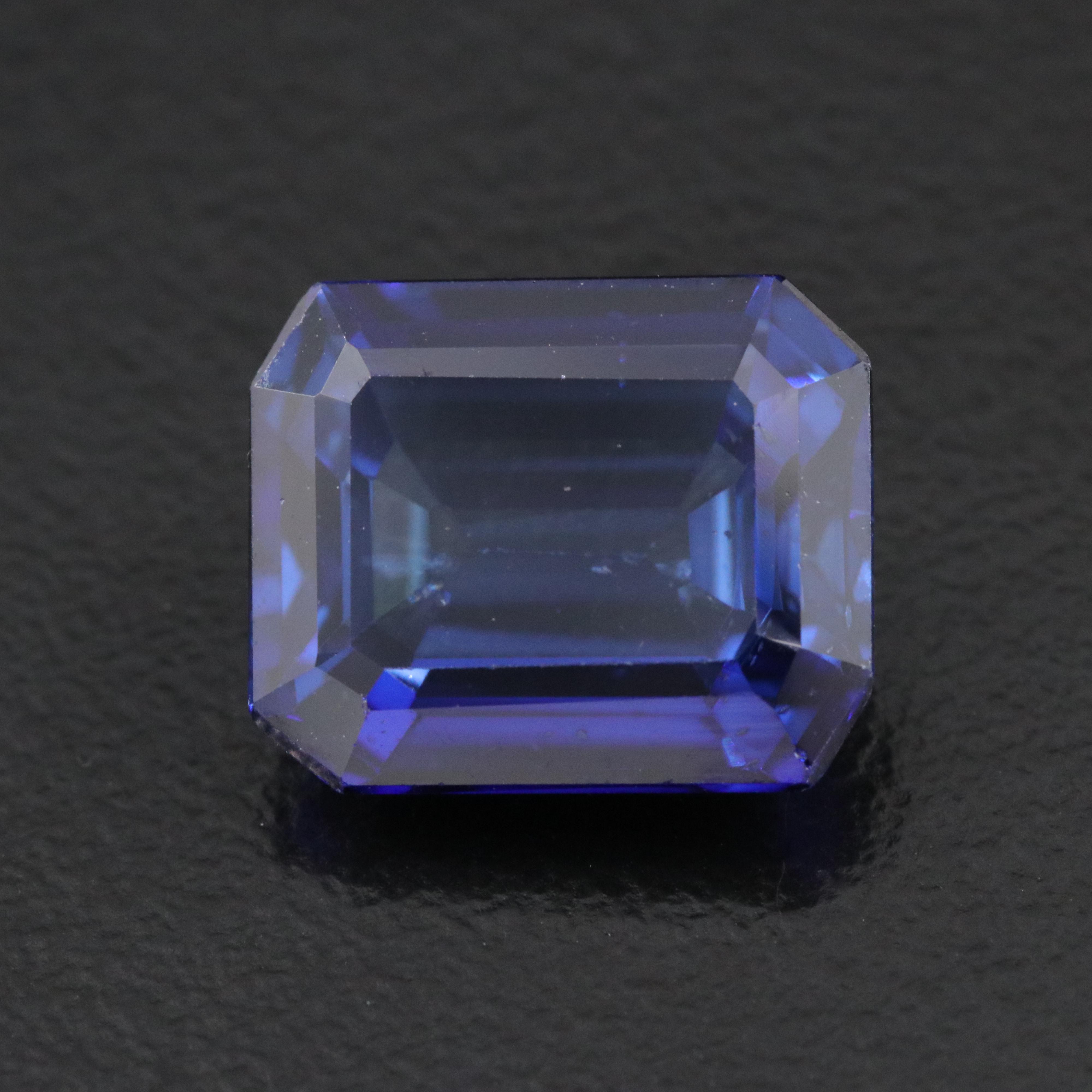 Loose 7.56 CT Lab Grown Sapphire