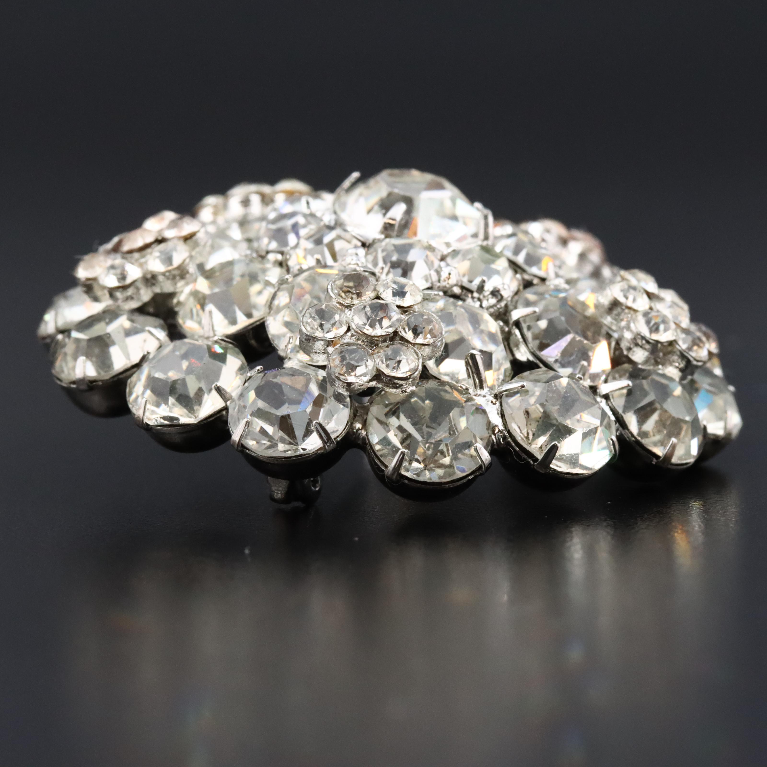 Vintage Weiss Rhinestone Brooch