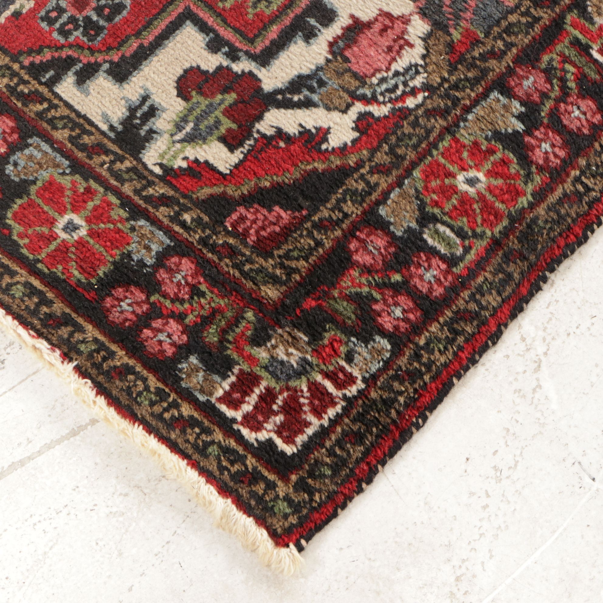 2'8 x 4'6 Hand-Knotted Persian Hamadan Accent Rug