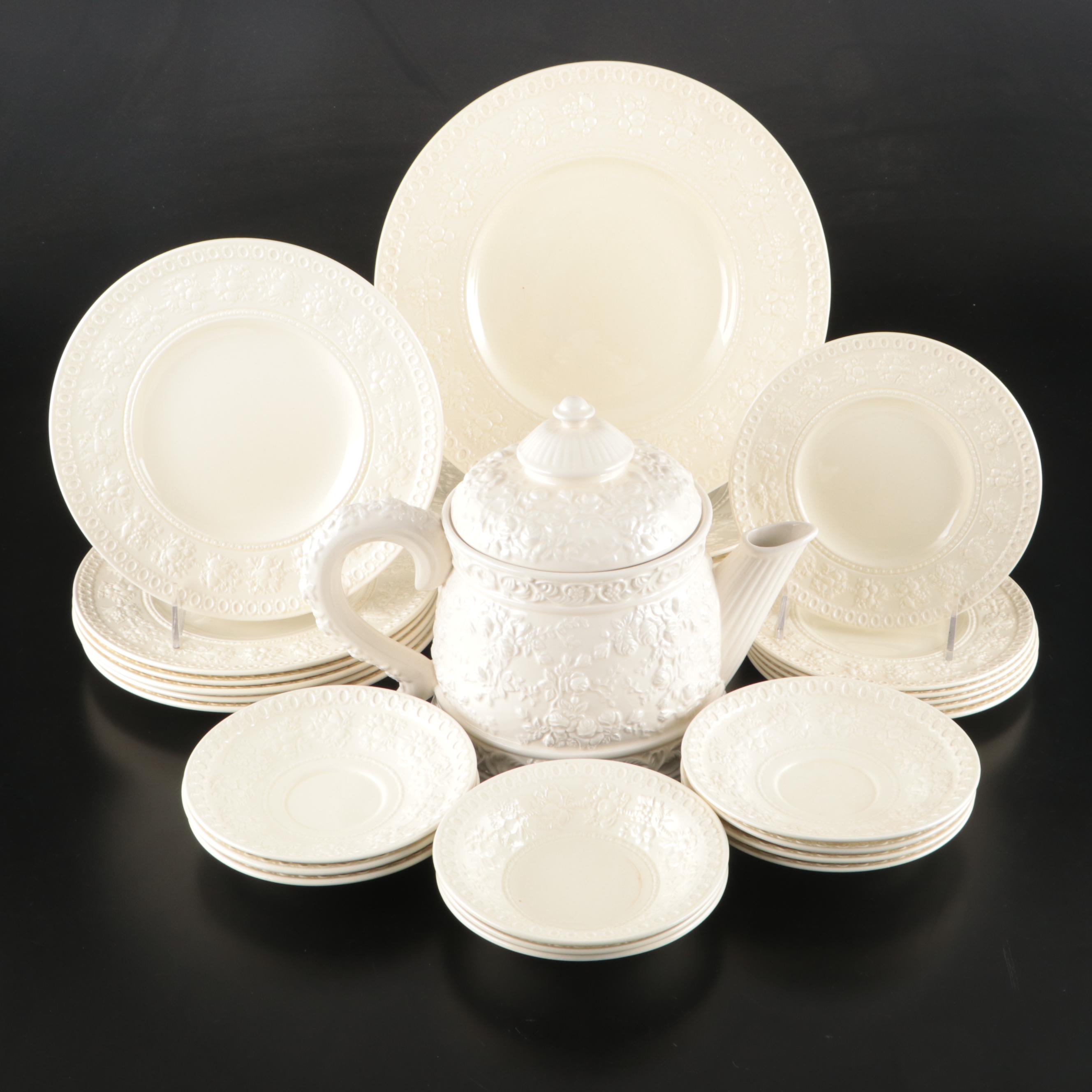 Wedgwood "Wellesley" Ceramic Dinnerware