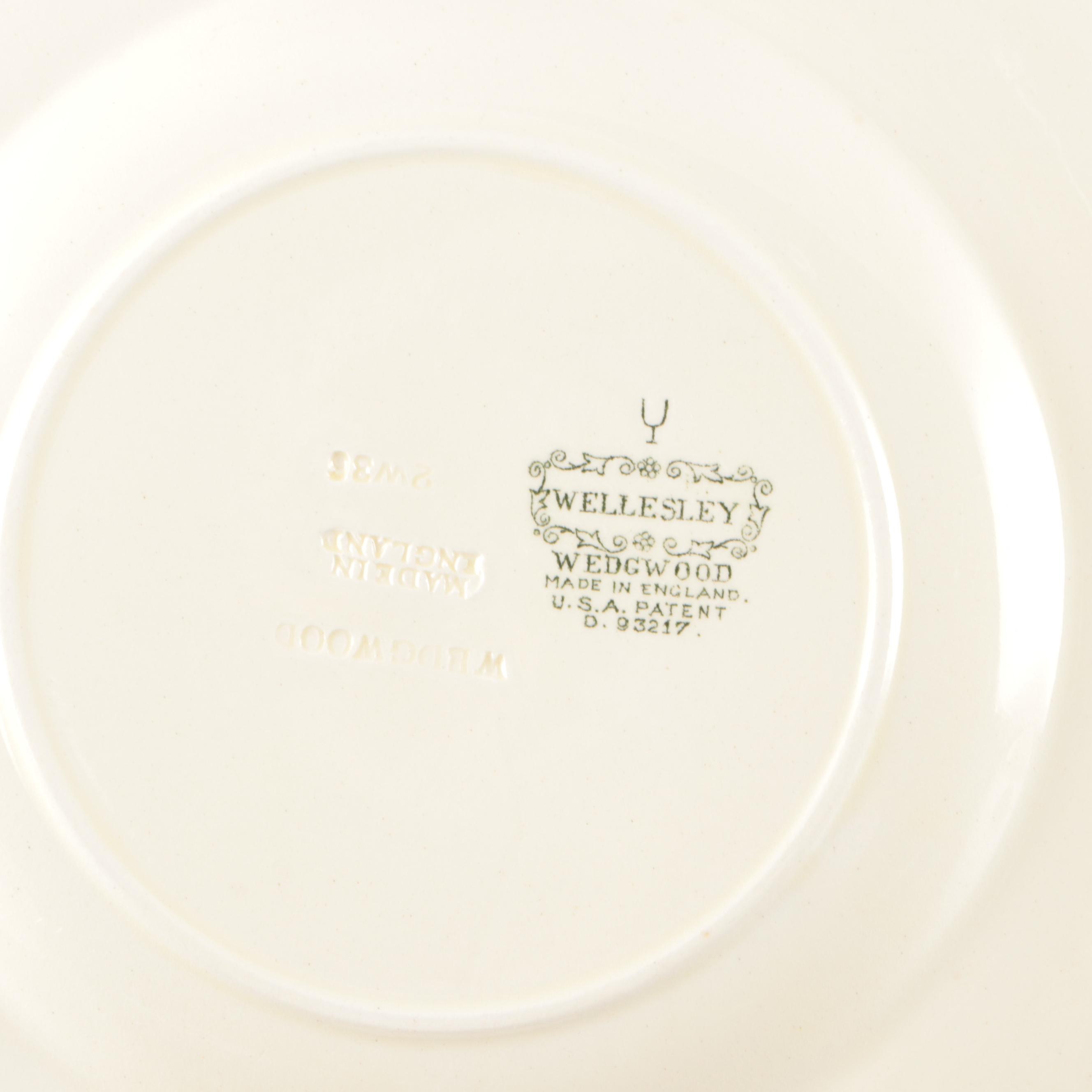 Wedgwood "Wellesley" Ceramic Dinnerware