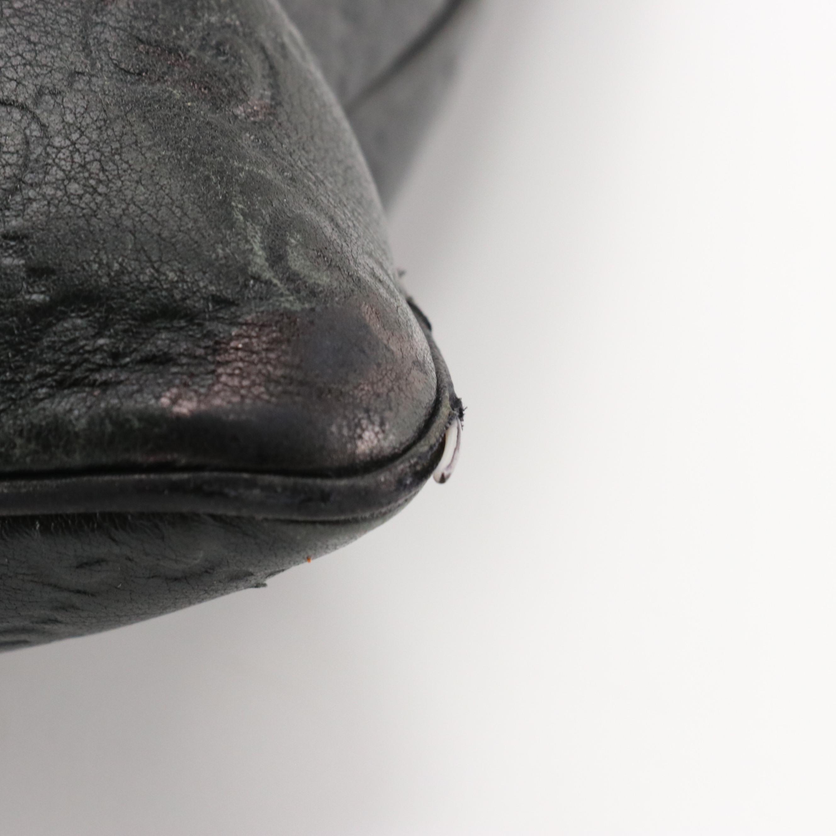 Gucci Zippered Crossbody Messenger Bag in Black Guccissima Calfskin Leather