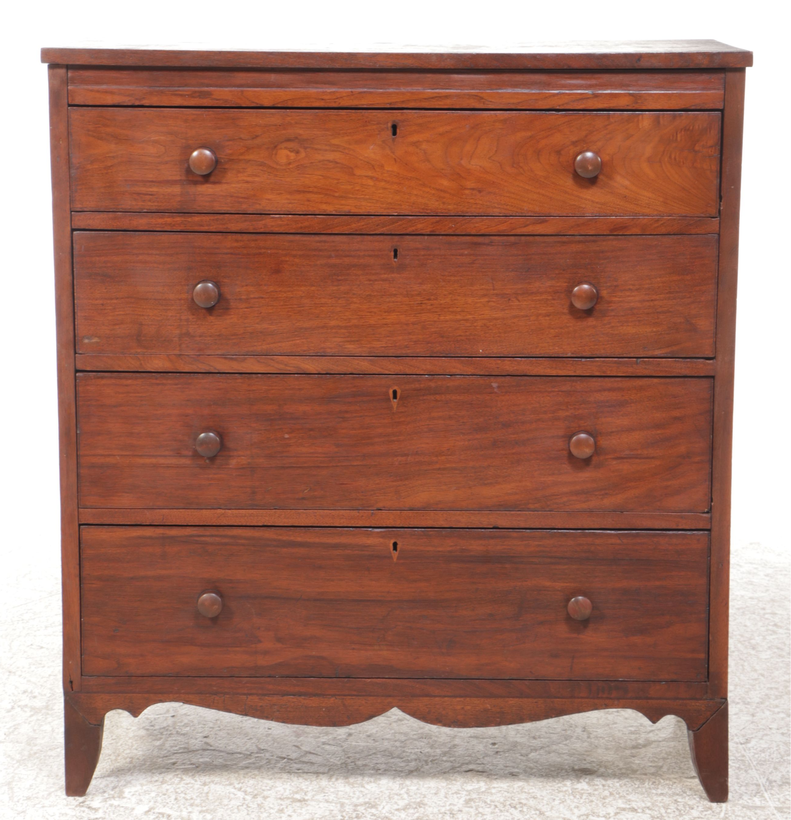 Federal Style Walnut Chest of Drawers, Early 19th Century