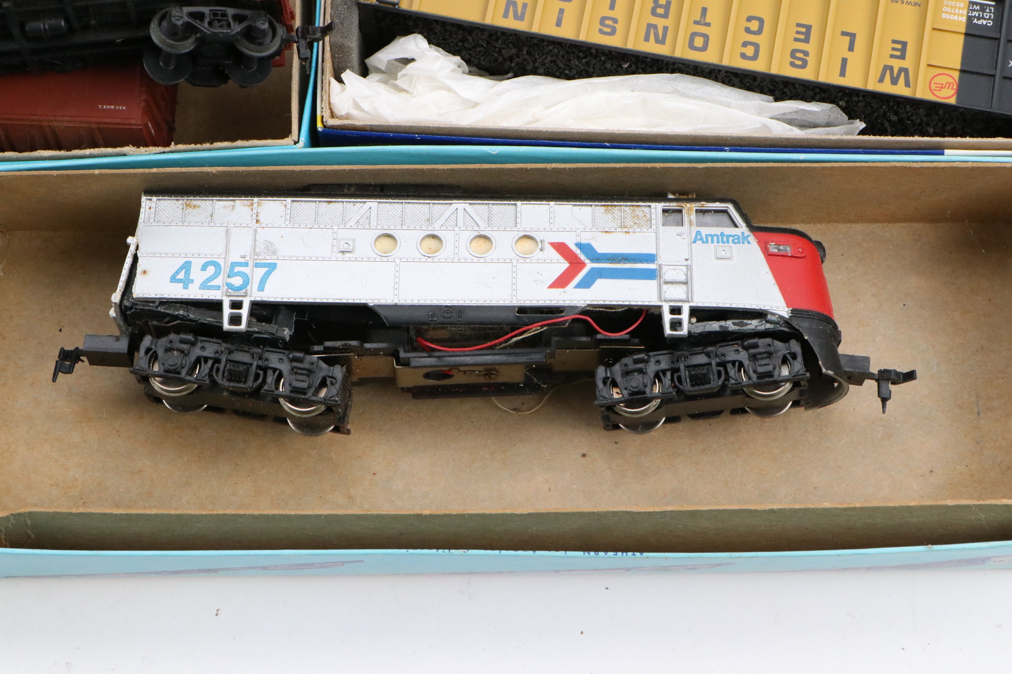 Life-Like Trains and Other HO Scale Train Cars, Late 20th Century