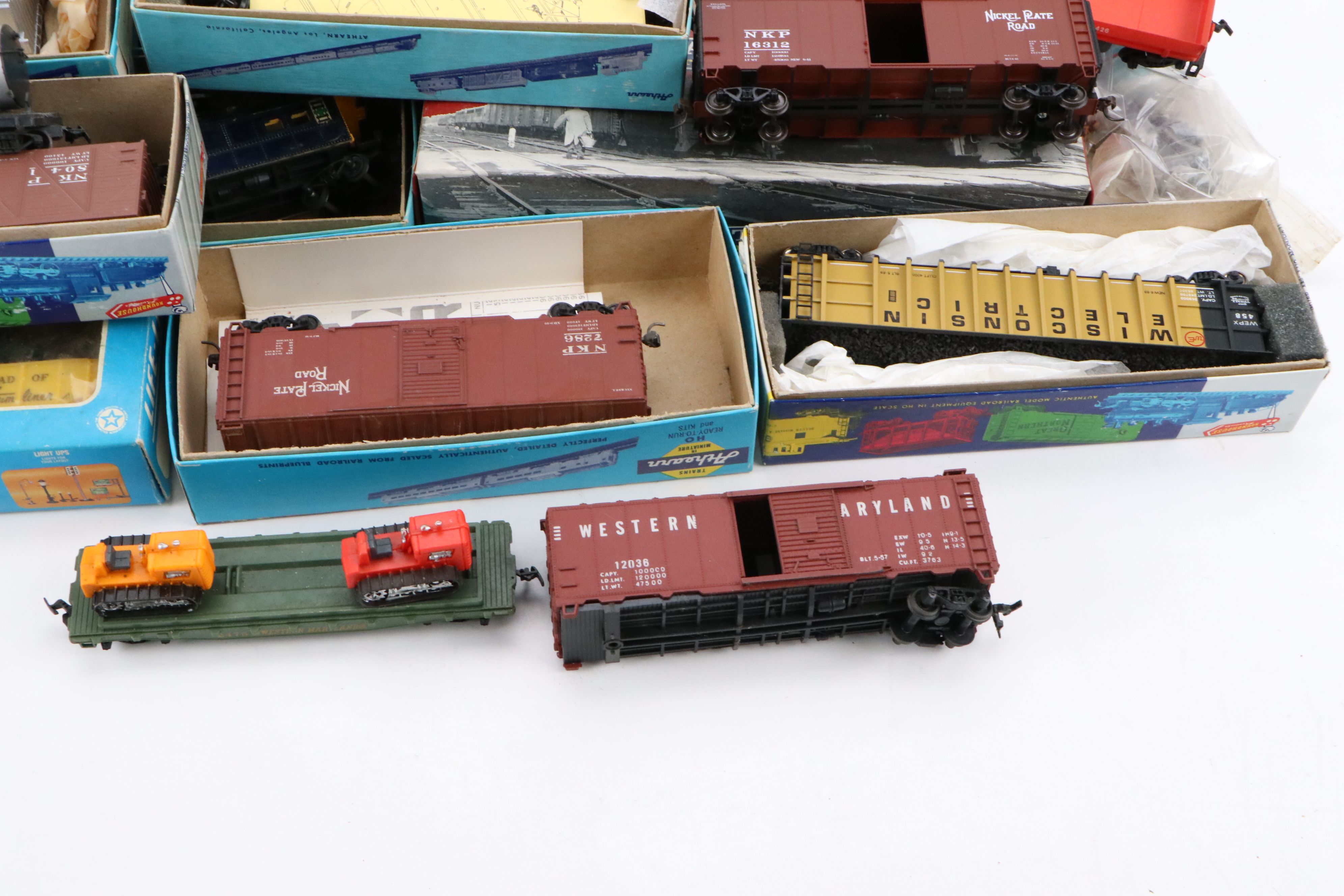 Life-Like Trains and Other HO Scale Train Cars, Late 20th Century