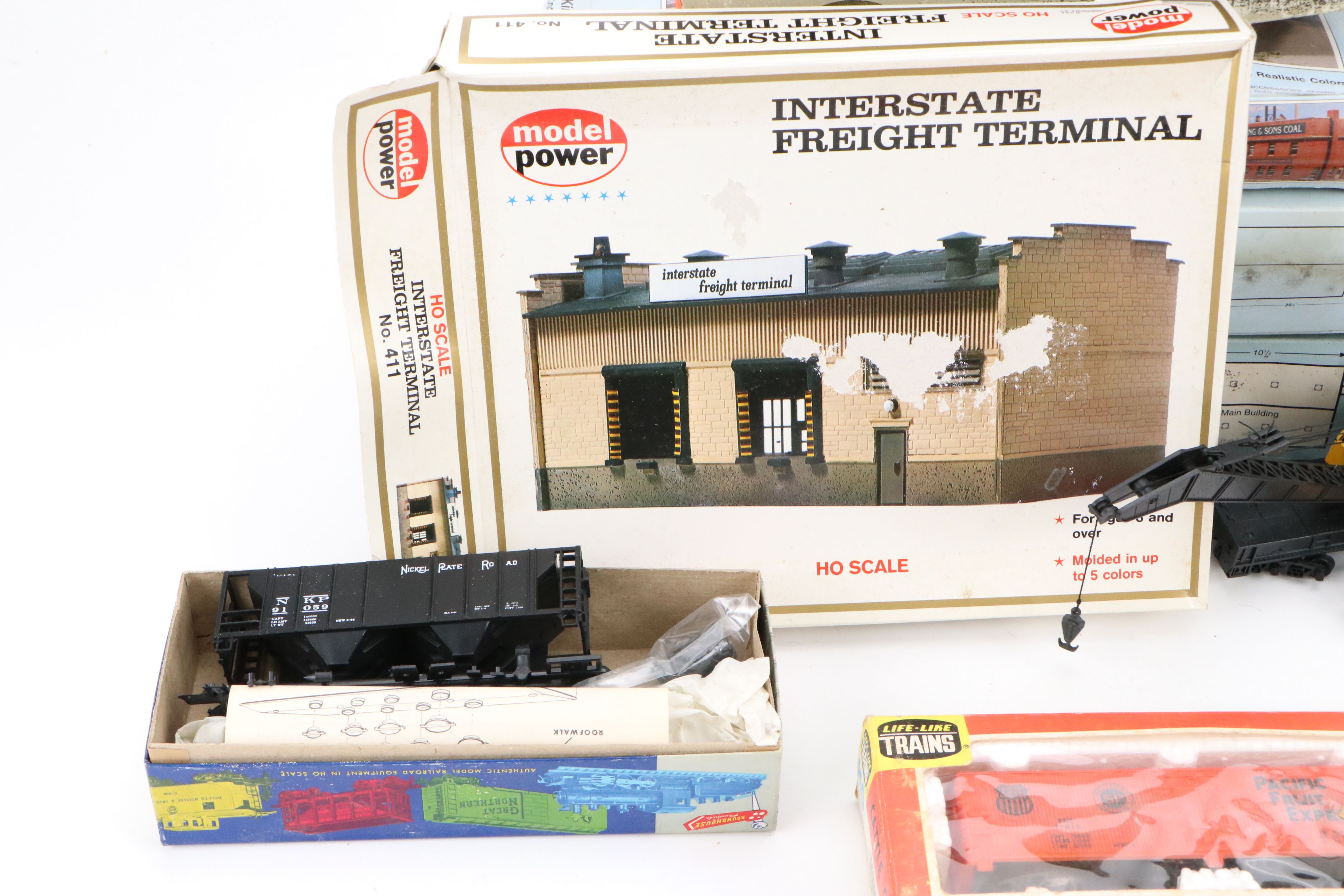 Life-Like Trains and Other HO Scale Train Cars, Late 20th Century