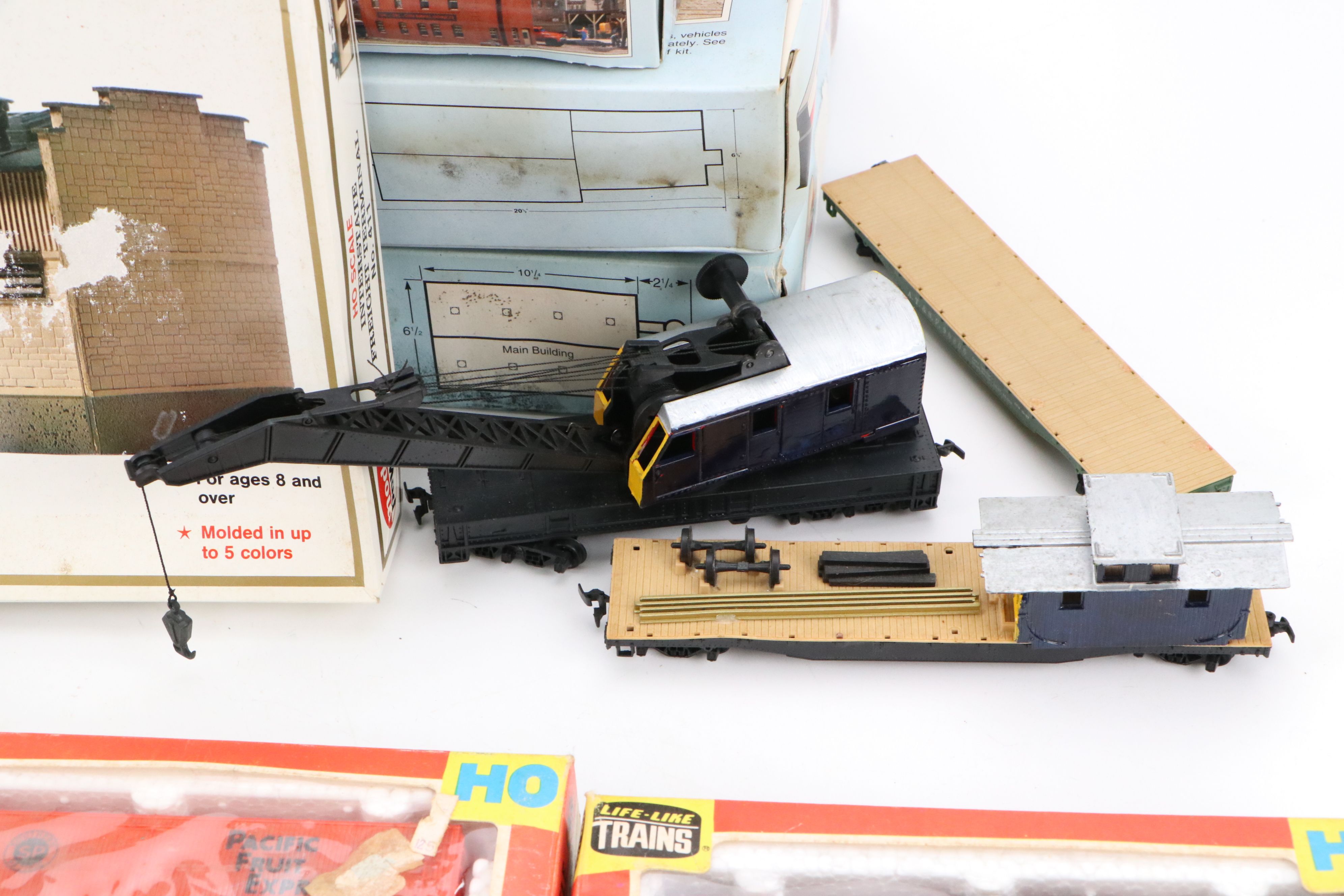 Life-Like Trains and Other HO Scale Train Cars, Late 20th Century