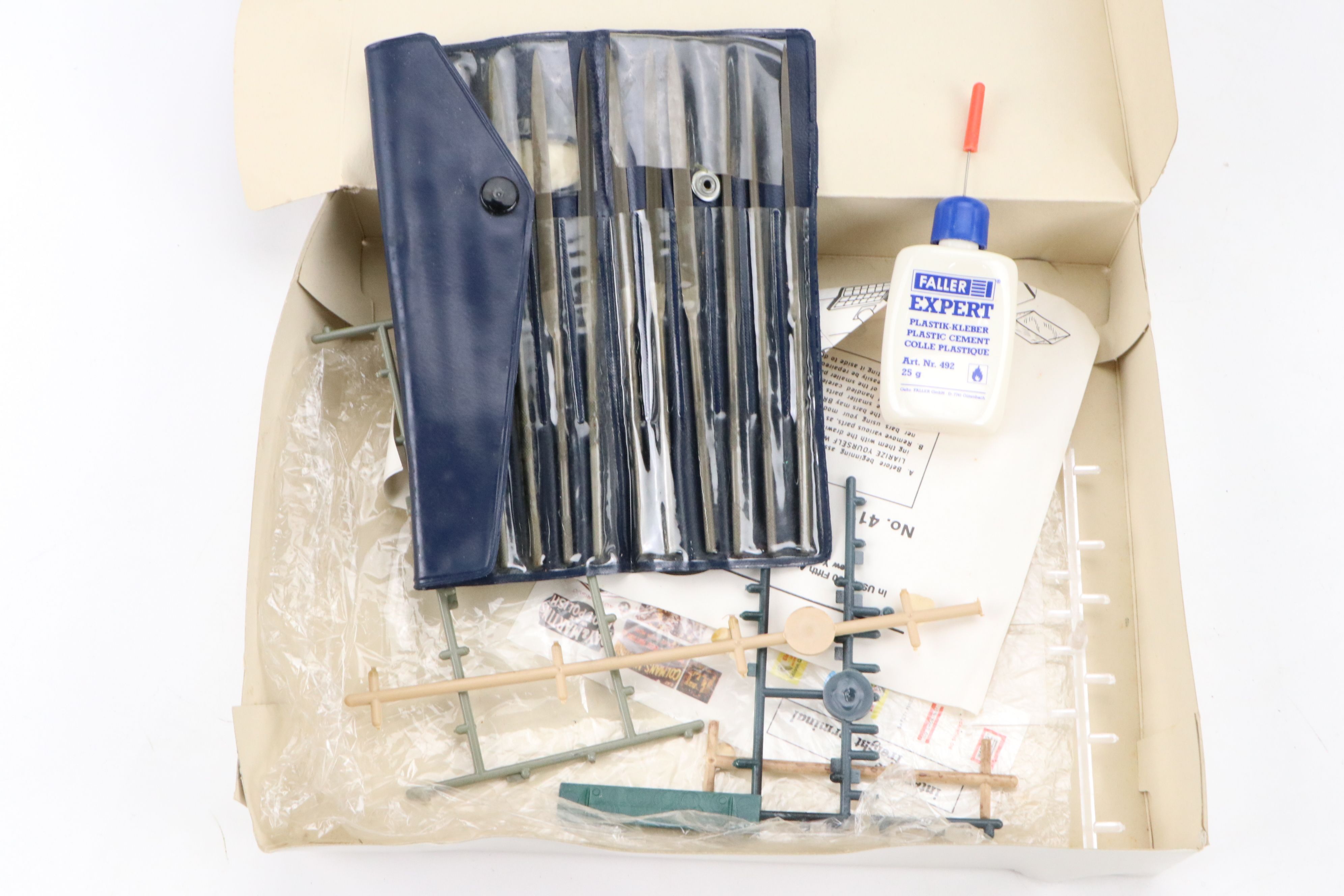 Life-Like Trains and Other HO Scale Train Cars, Late 20th Century