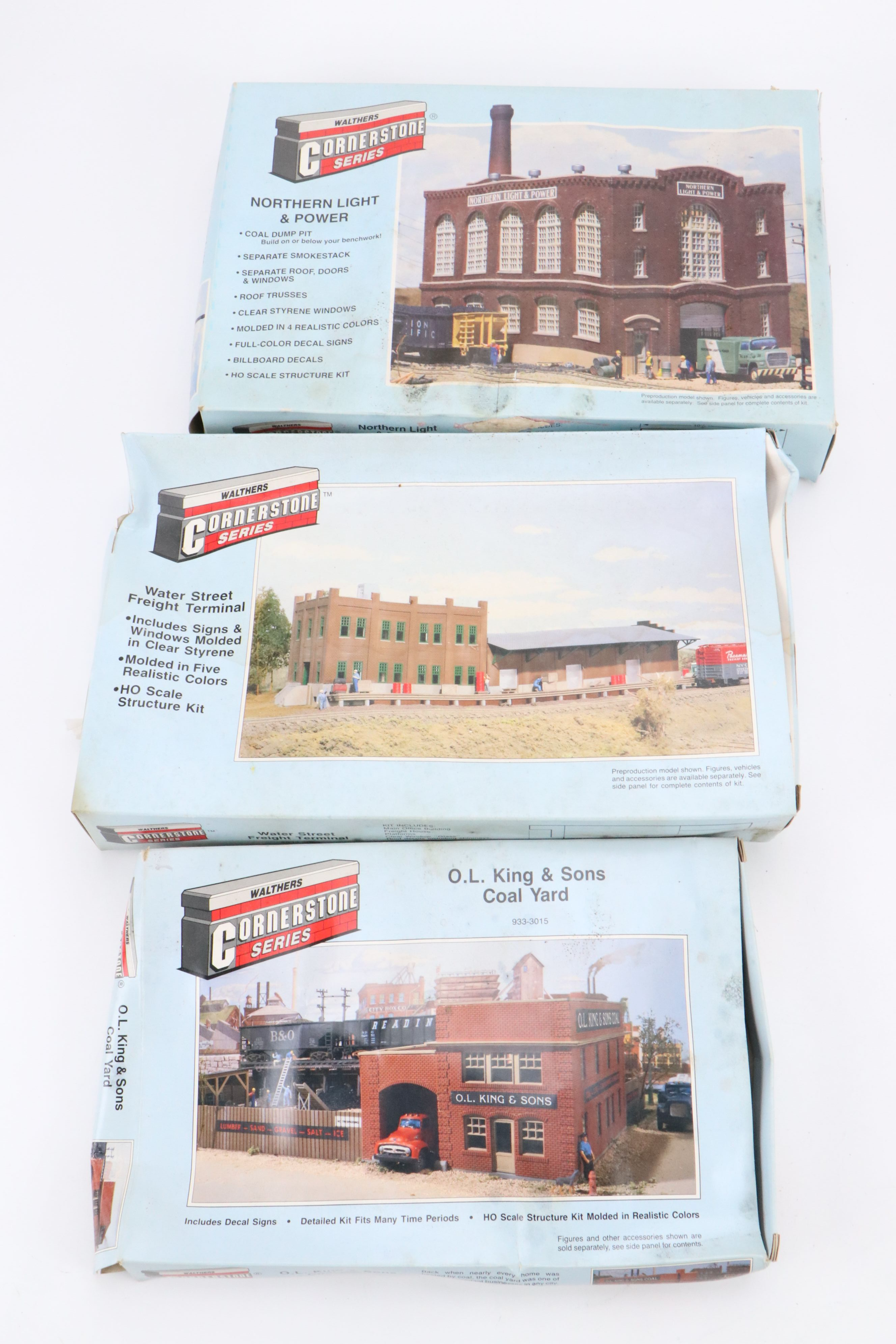 Life-Like Trains and Other HO Scale Train Cars, Late 20th Century