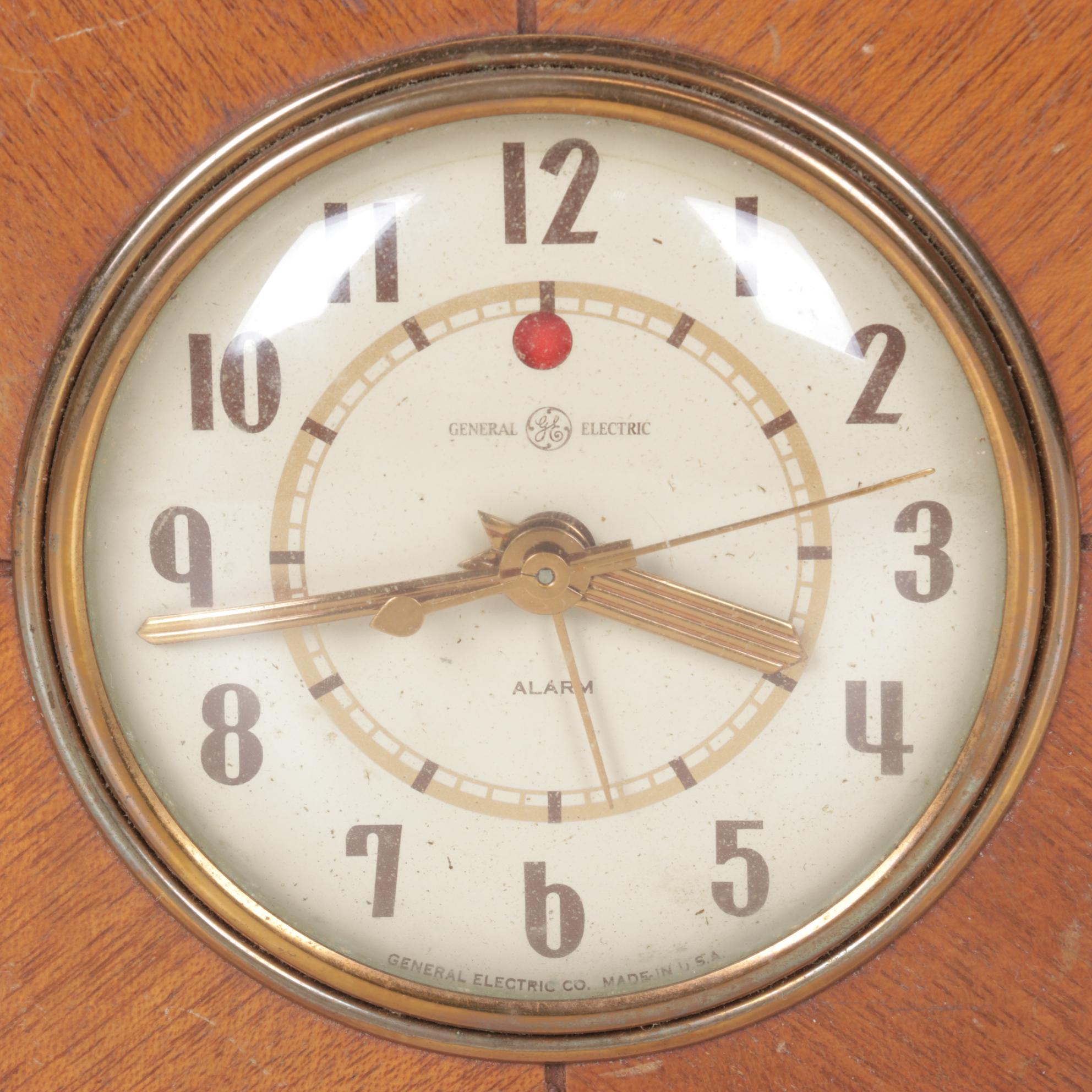 Checkered Wood Box, Mortar & Other Kitchen Tools