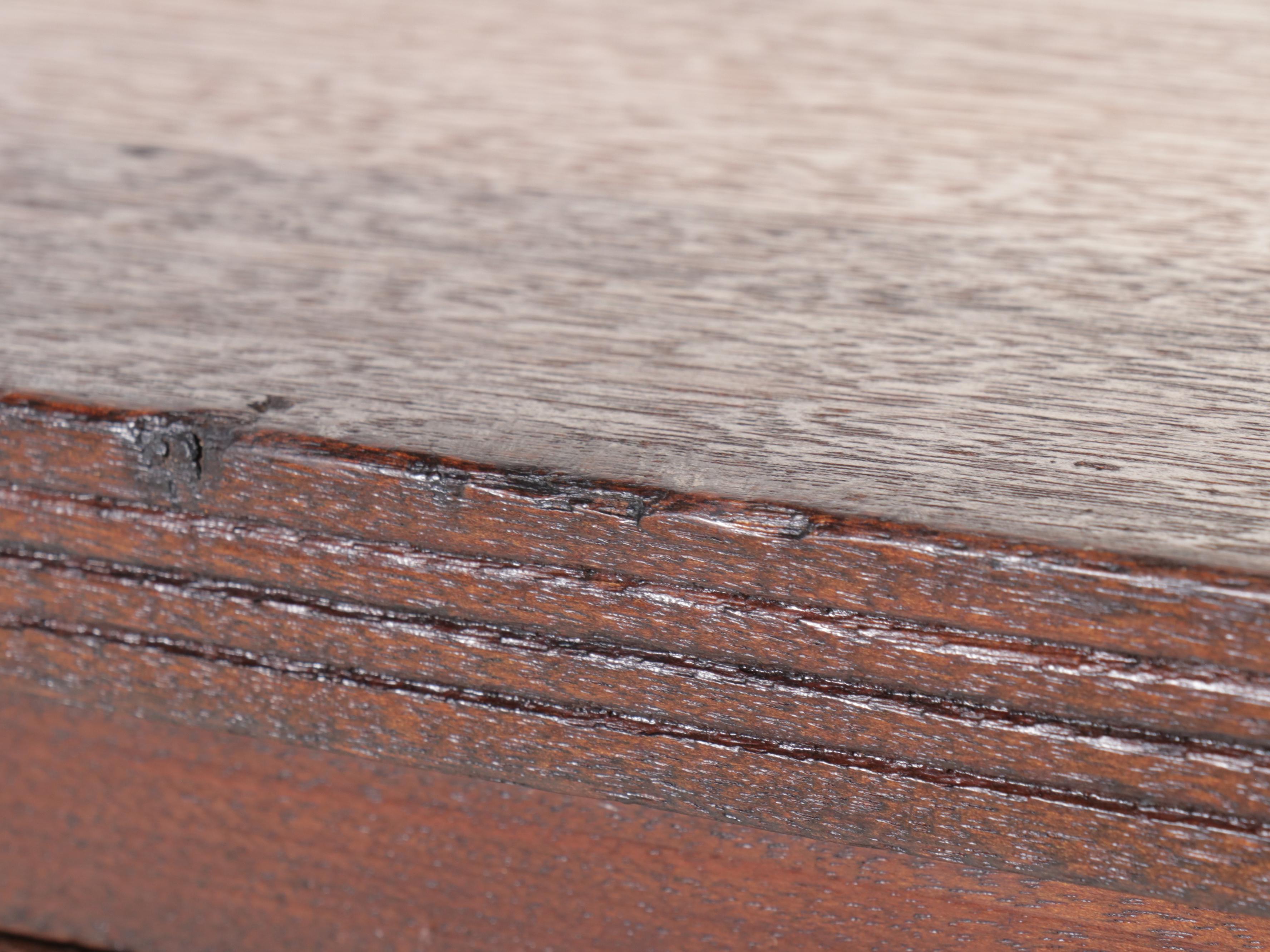 Walnut Hepplewhite Chest of Drawers, Early 19th Cetury