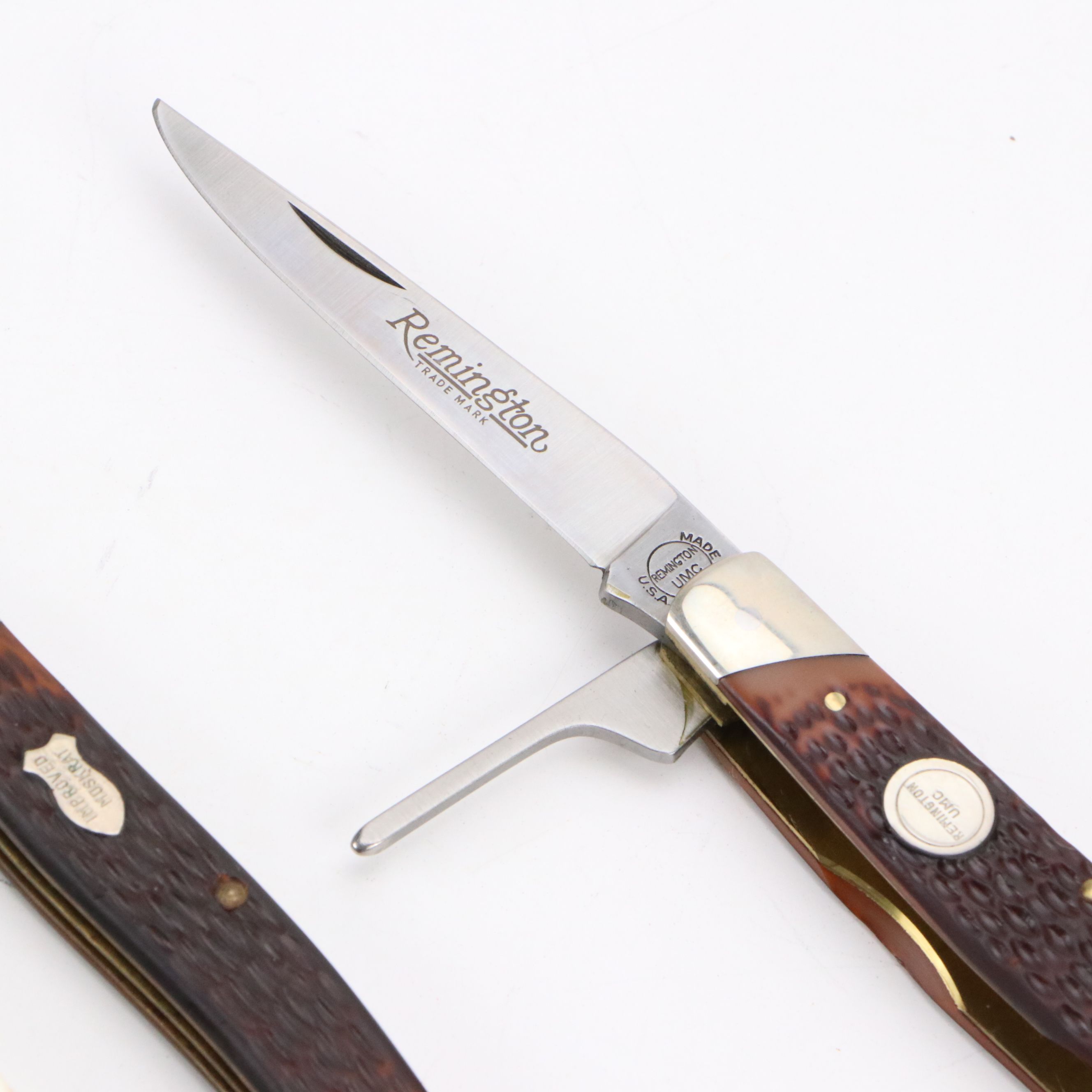 Case "Cheetah Cub" with Remington, Schrade and Moore Maker Folding Knives