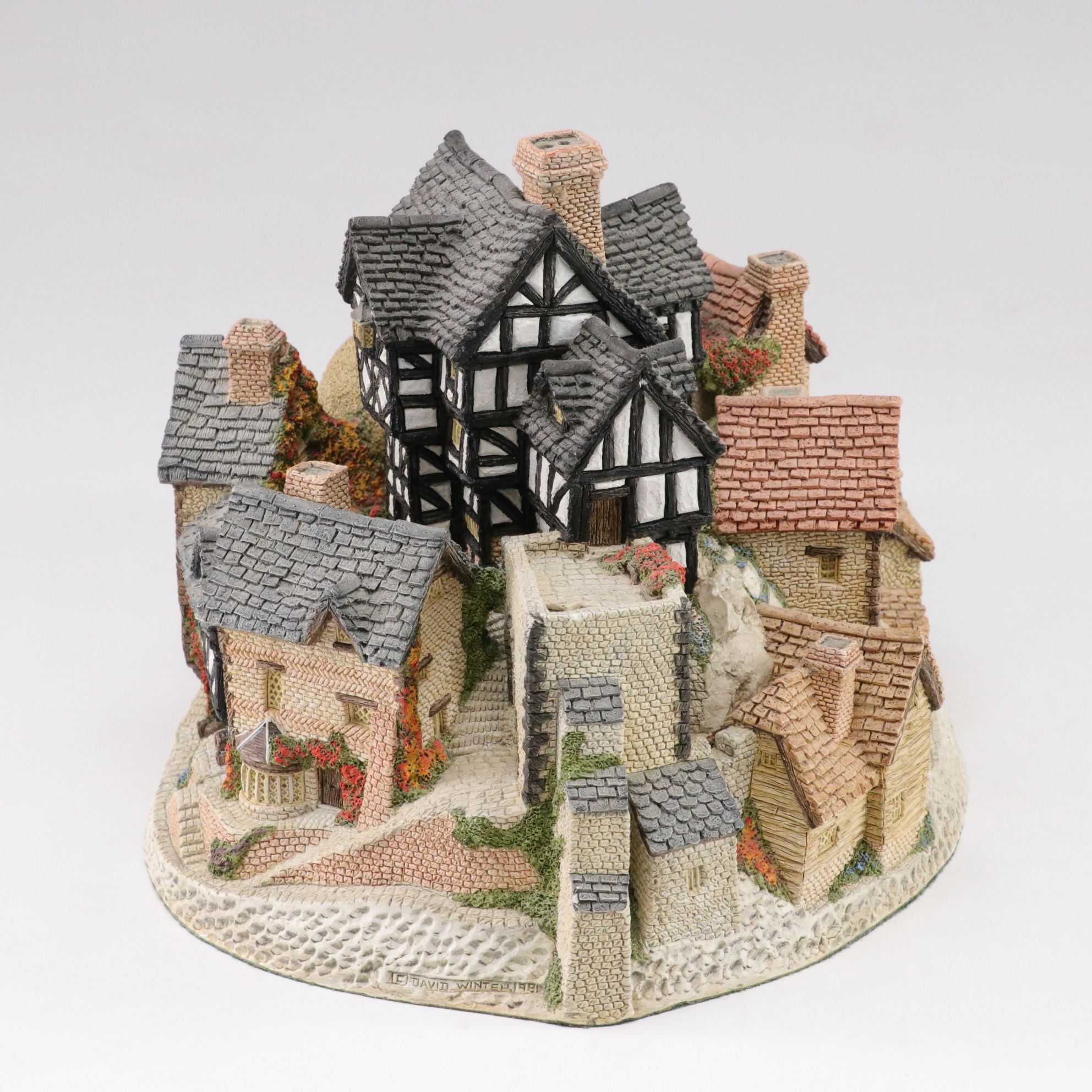 David Winter "The Village" with "The Pottery" and "The Cobbler" Cottages