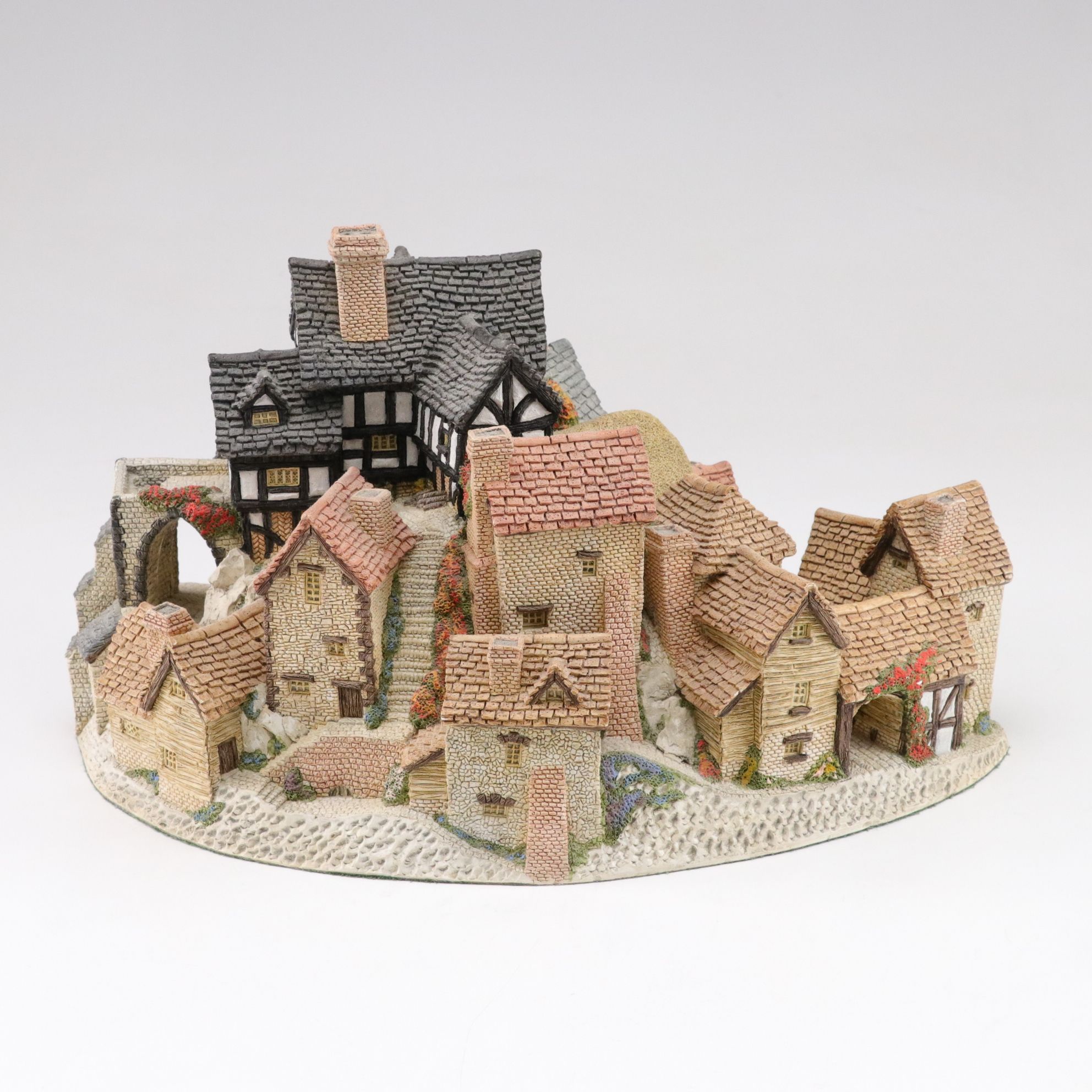 David Winter "The Village" with "The Pottery" and "The Cobbler" Cottages