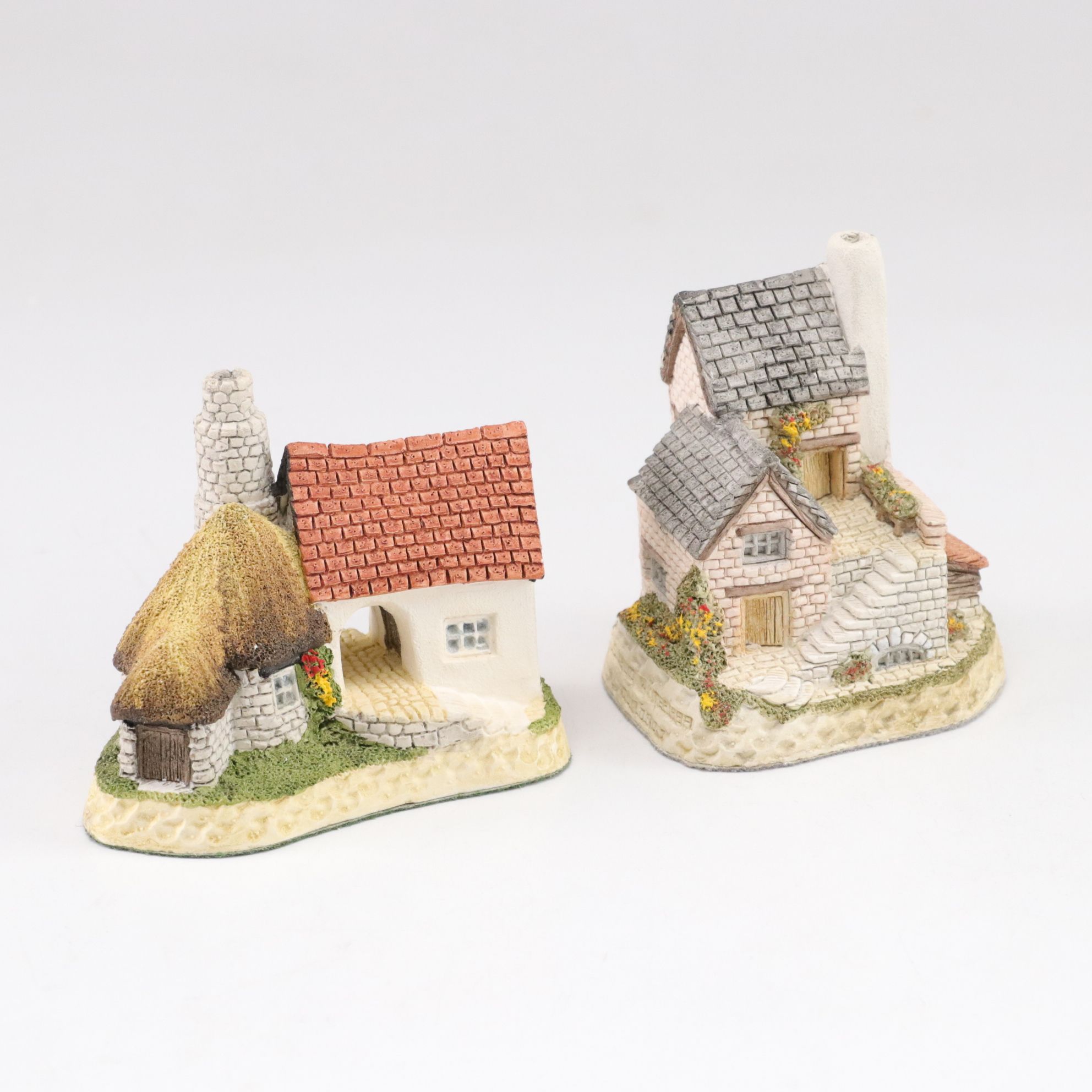 David Winter "The Village" with "The Pottery" and "The Cobbler" Cottages