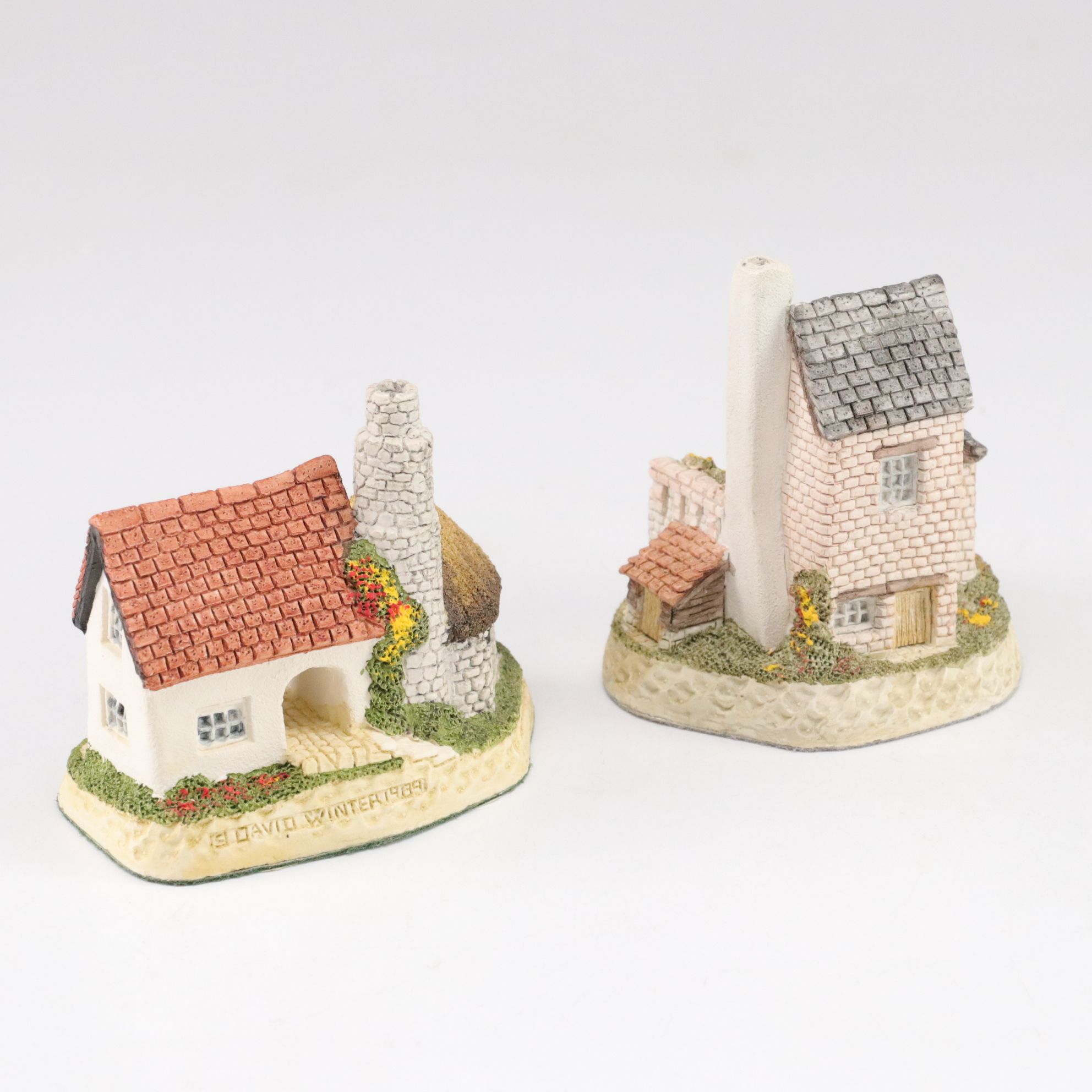 David Winter "The Village" with "The Pottery" and "The Cobbler" Cottages
