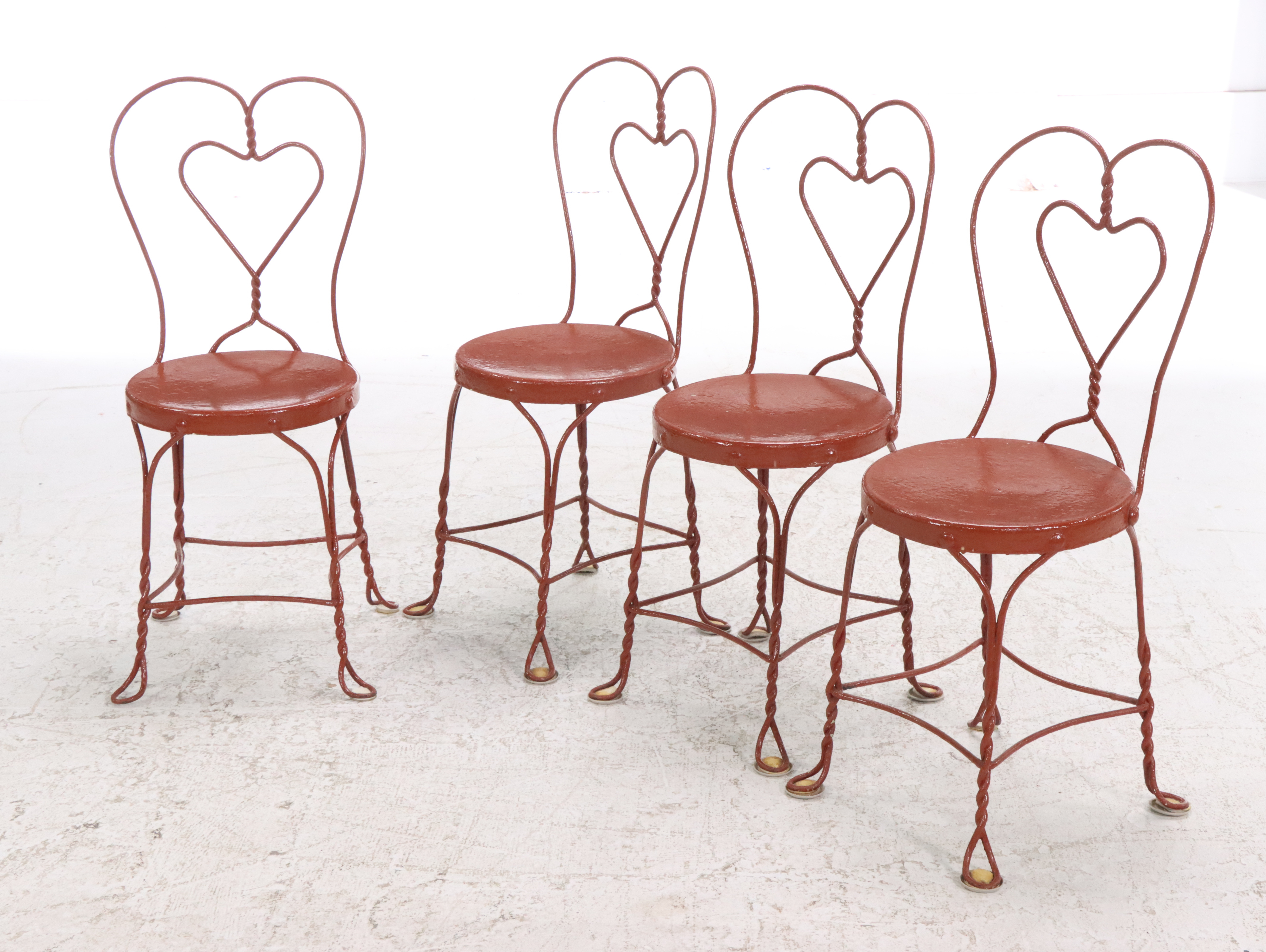 Metal Heart Back Chairs with Bistro Table