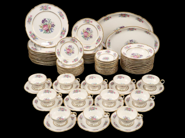 Traditional Décor, Antiques, Vintage Jewelry & Tableware