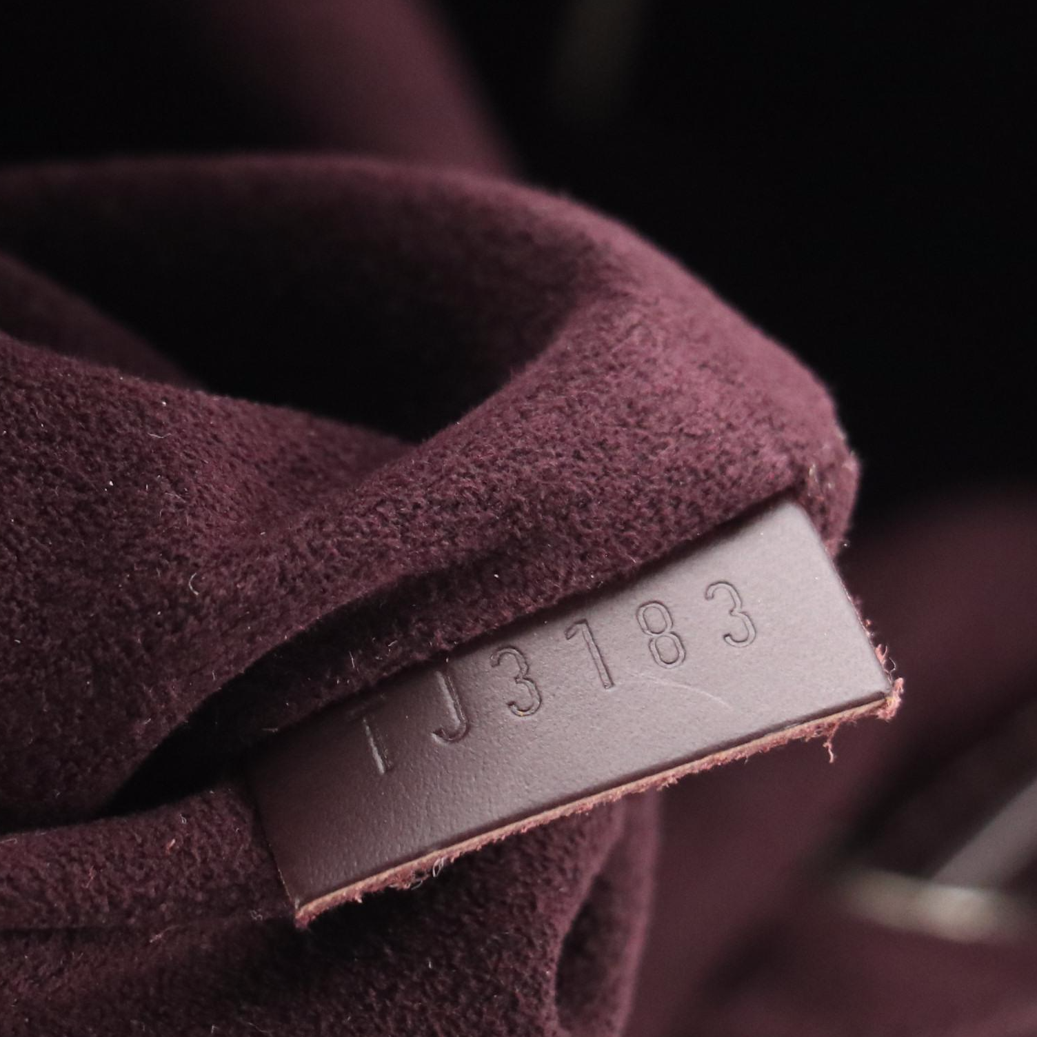 Louis Vuitton Petit Noé NM Bag in Quetsche Epi Leather