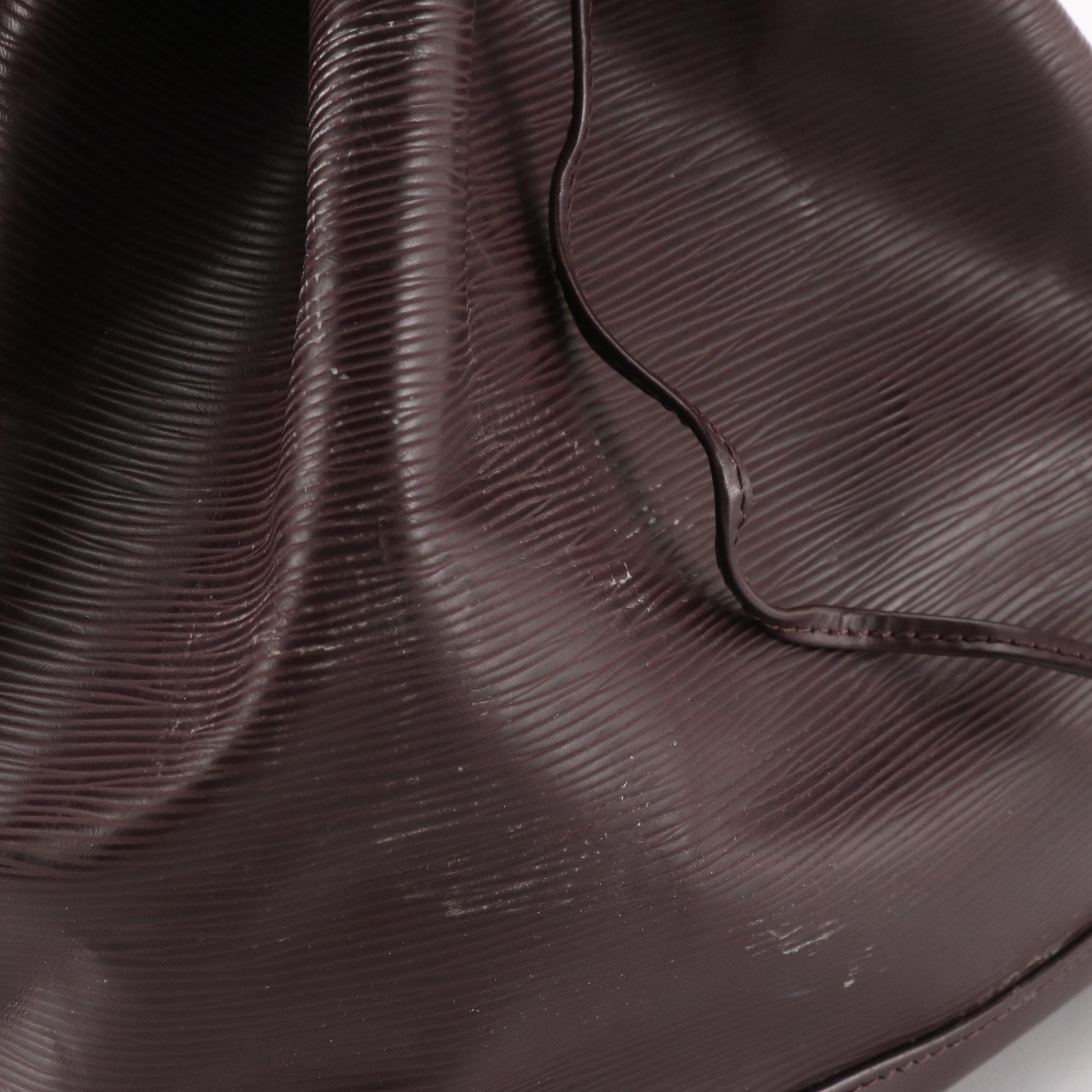 Louis Vuitton Petit Noé NM Bag in Quetsche Epi Leather