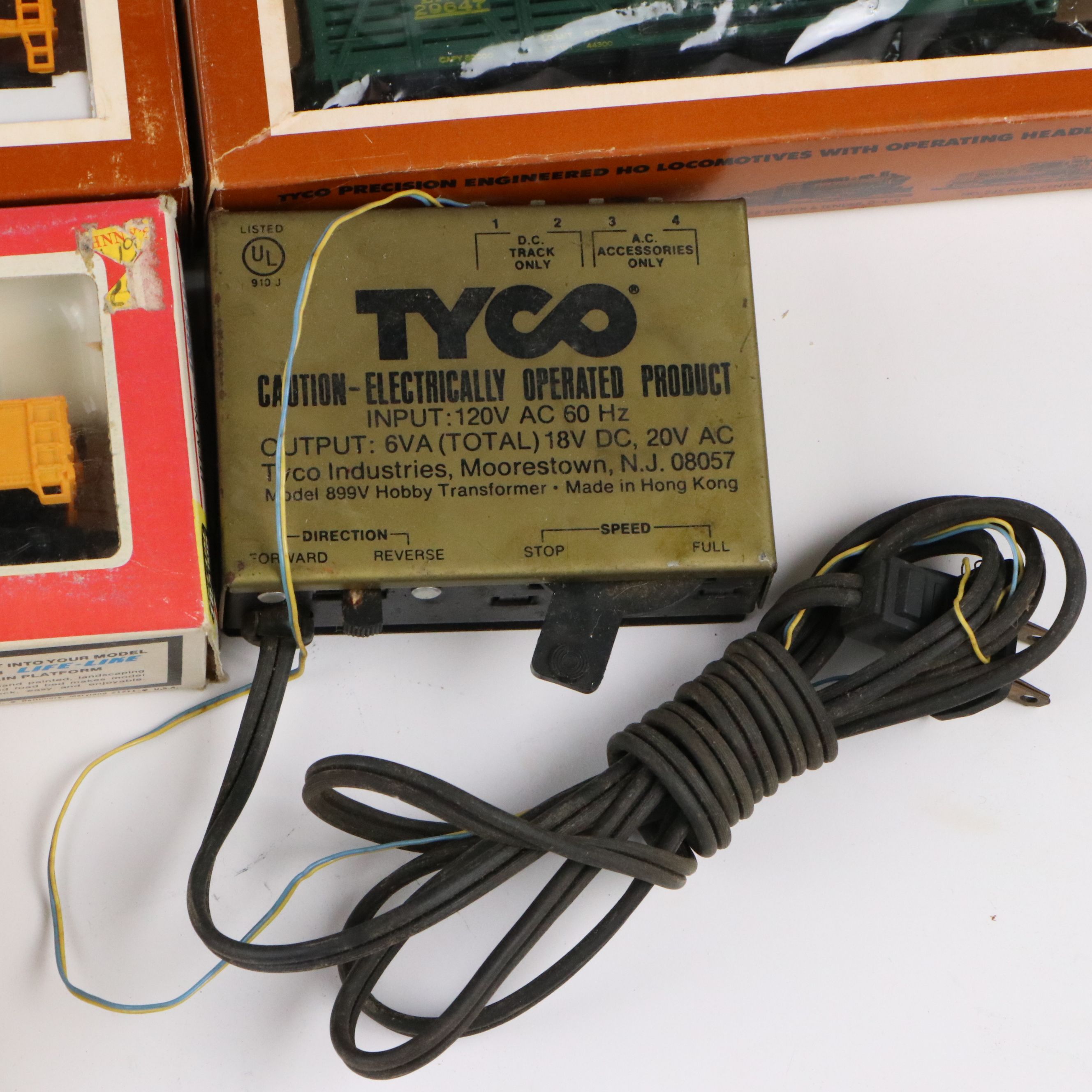 Tyco HO Scale Train Cars and Accessories, Late 20th Century