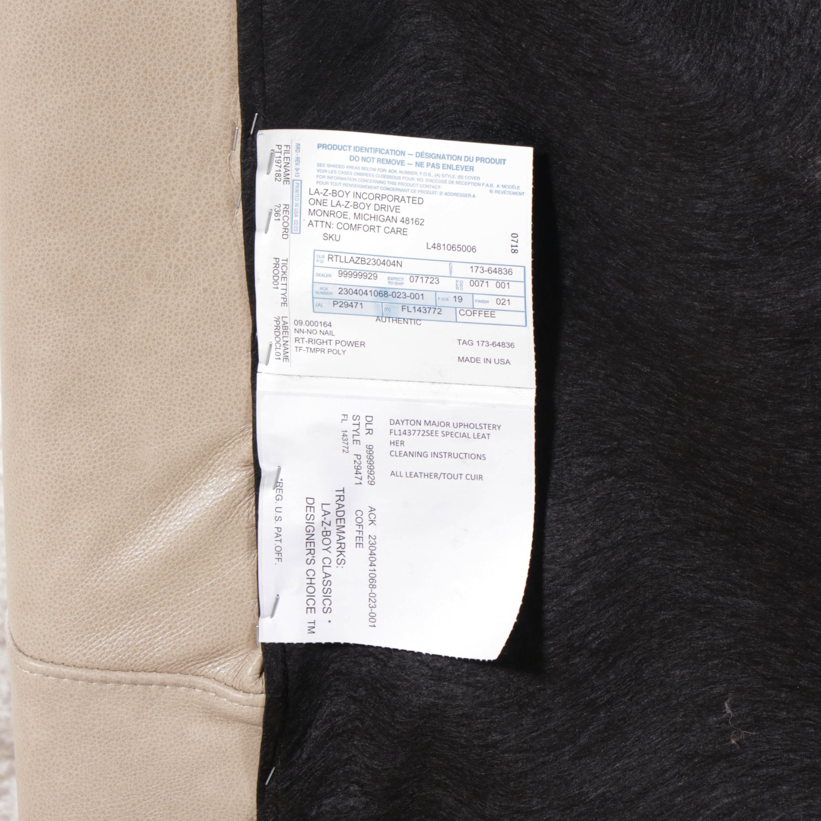 La-Z-Boy Classics "Coffee" Leather Electric Recliner