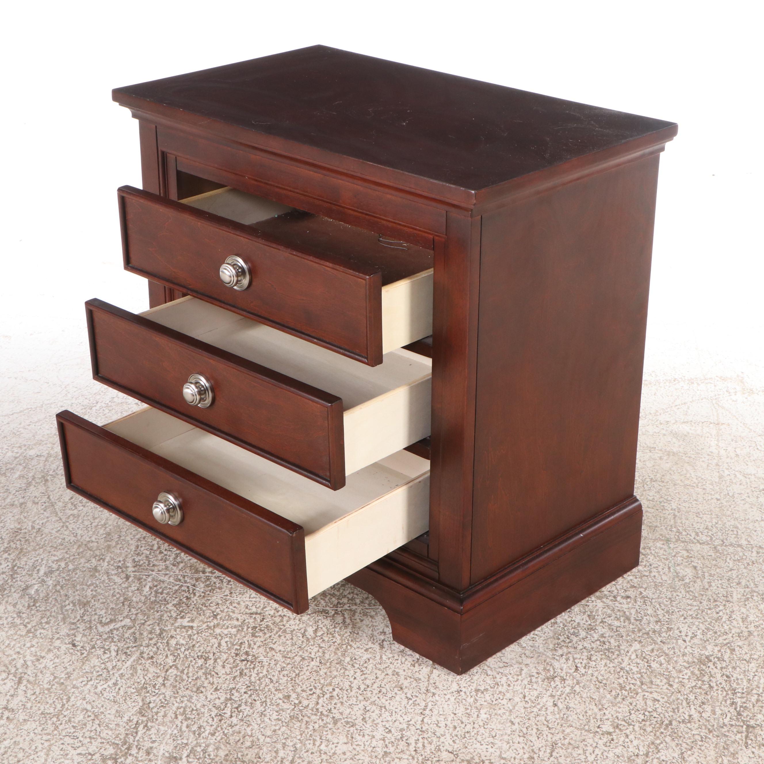 Klaussner Mahogany Finished Queen Size Bed Frame and Nightstand