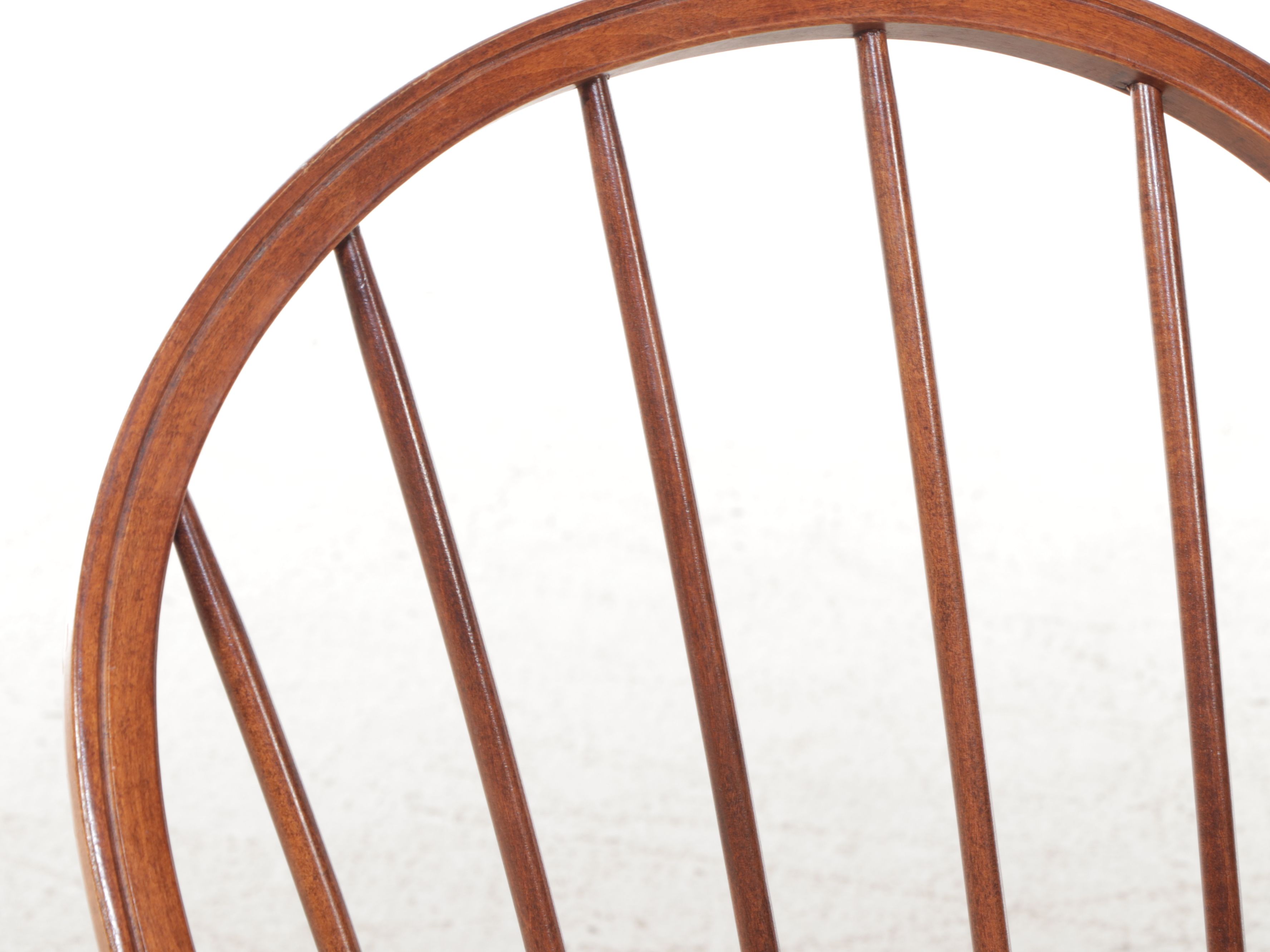 Eight Nichols & Stone Spindle-Back Windsor Chairs, Late 20th Century