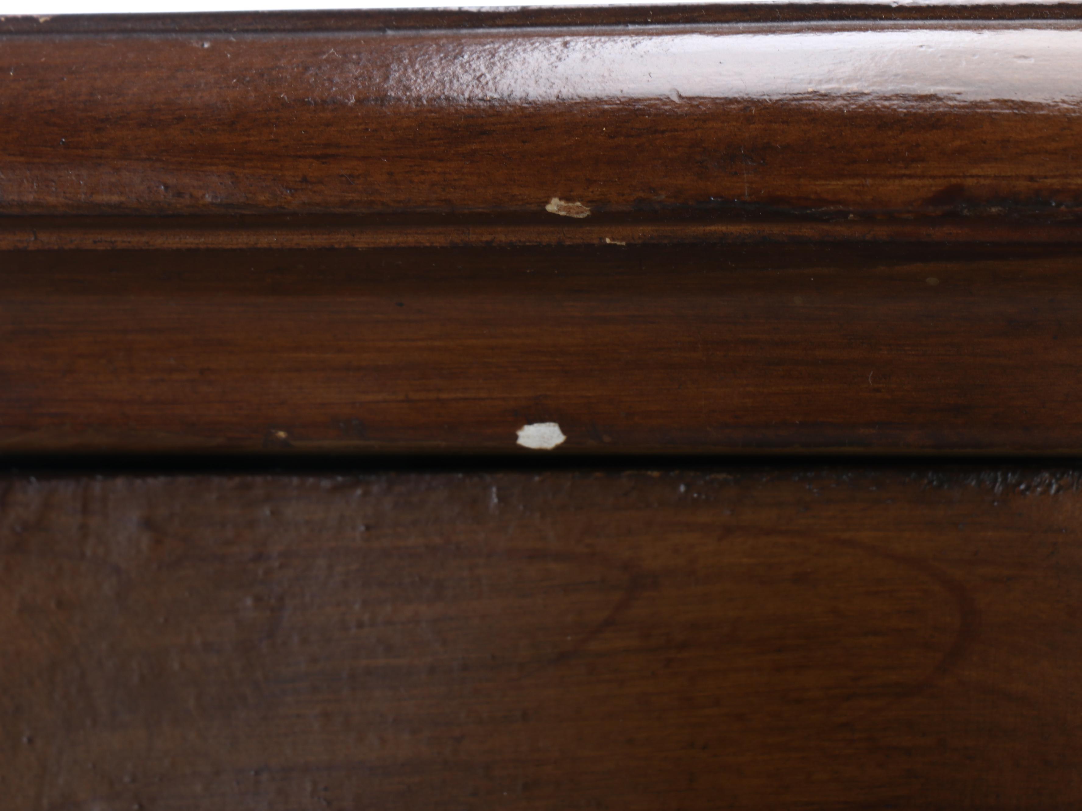 Traditional Style Three Panel Credenza