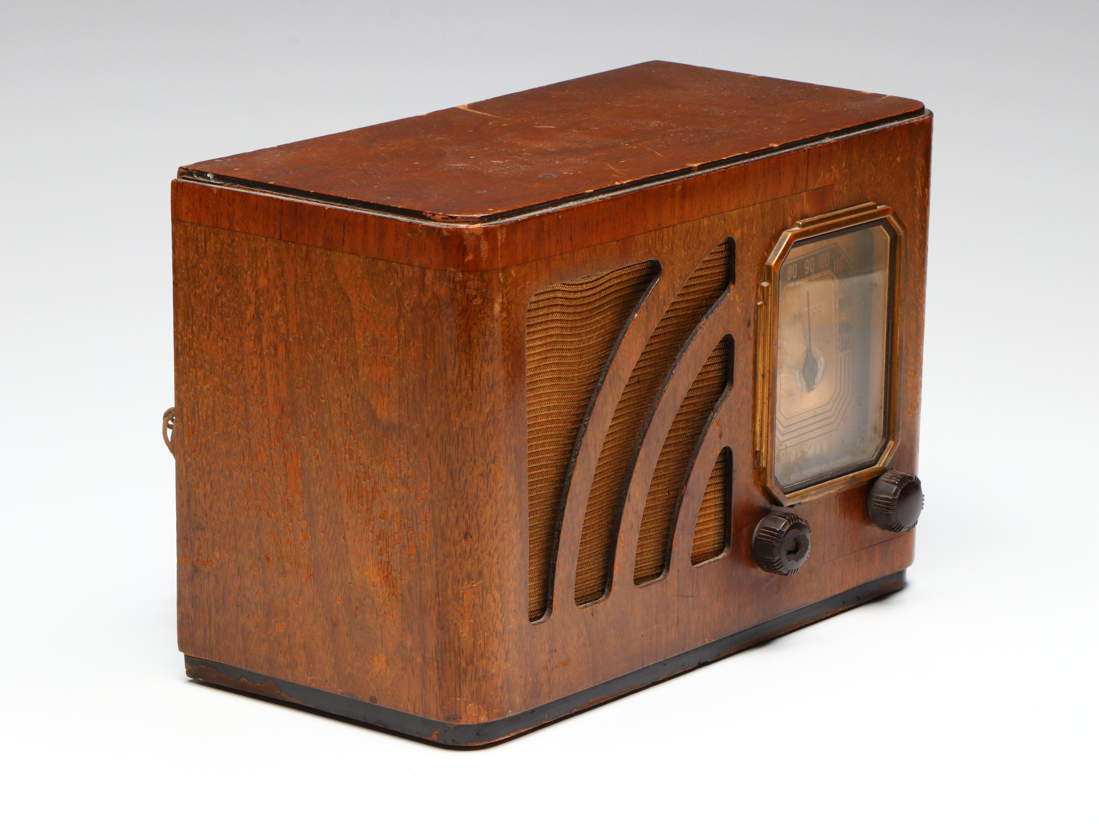 Philco Model 38-12C Tube Radio